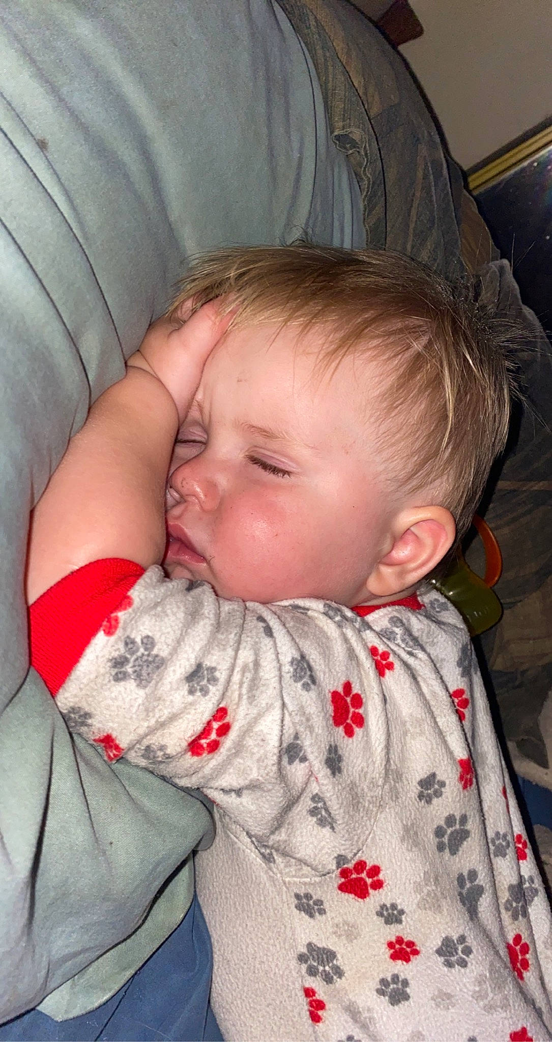 Hunter is registered to the contest to win money with this photo: baby, baby_toddler_clothing, cheek, child, chin, comfort, ear, eyelash, facial_expression, hairstyle, iris, lip, mammal, mouth, neck, nose, person, skin, sleeve, textile