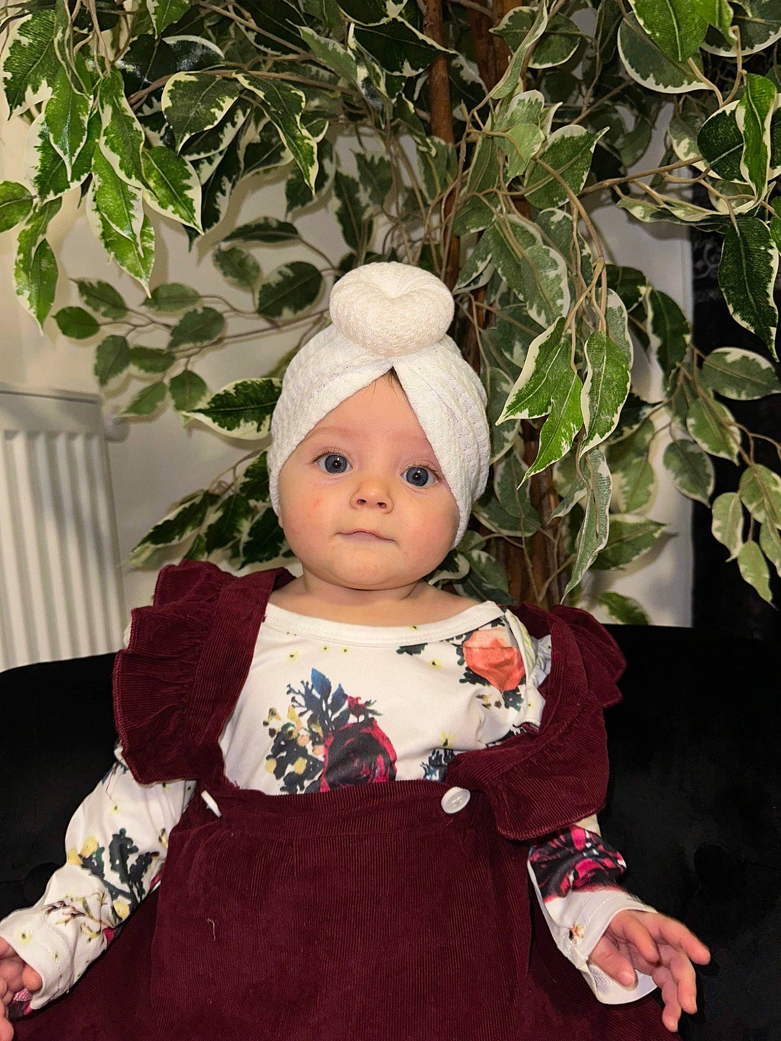 Onela a rejoint le concours — aidez-le/la à gagner de superbes lots ! art, baby, baby_toddler_clothing, cap, cheek, child, christmas, christmas_eve, costume, costume_hat, doll, headwear, knit_cap, magenta, ornament, pattern, person, pink, plant, sleeve