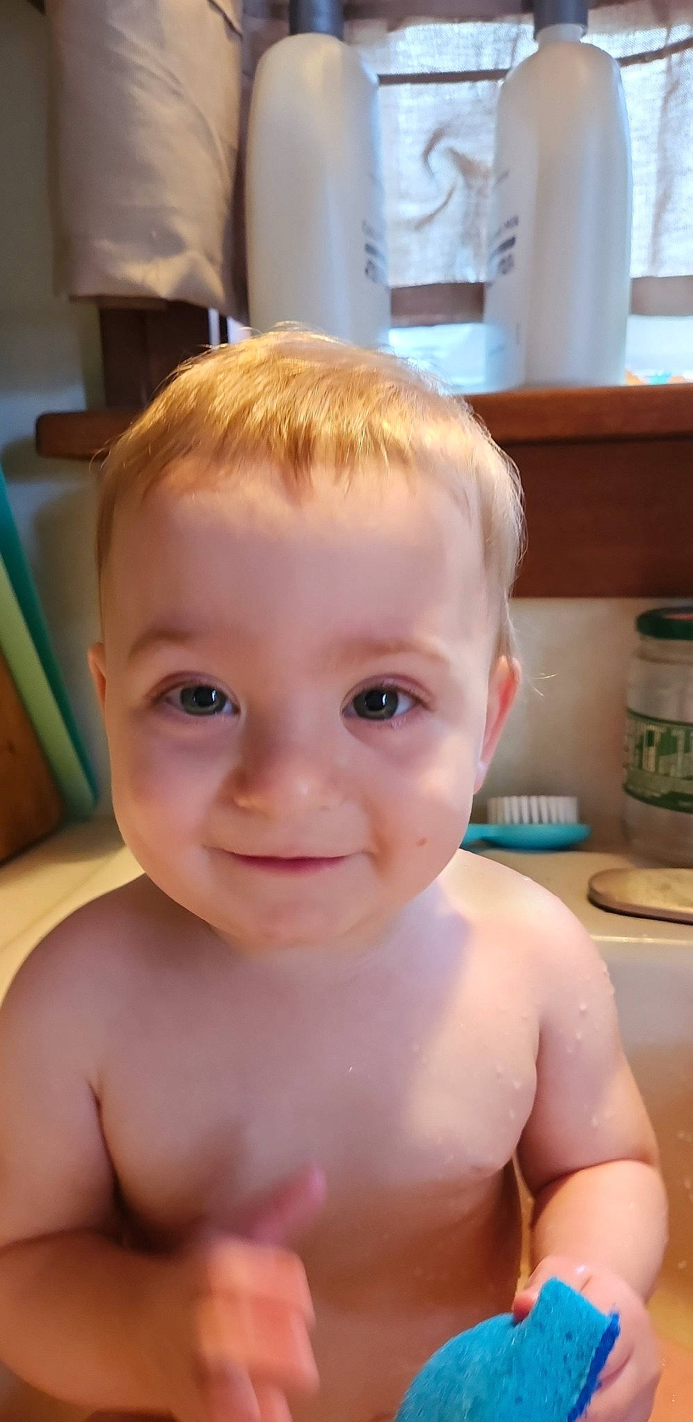 Xavior is registered to the contest to win money with this photo: cheek, chin, ear, eye, eyebrow, eyelash, face, forehead, hairstyle, happy, human_body, iris, jaw, joy, lip, mouth, muscle, neck, nose, person