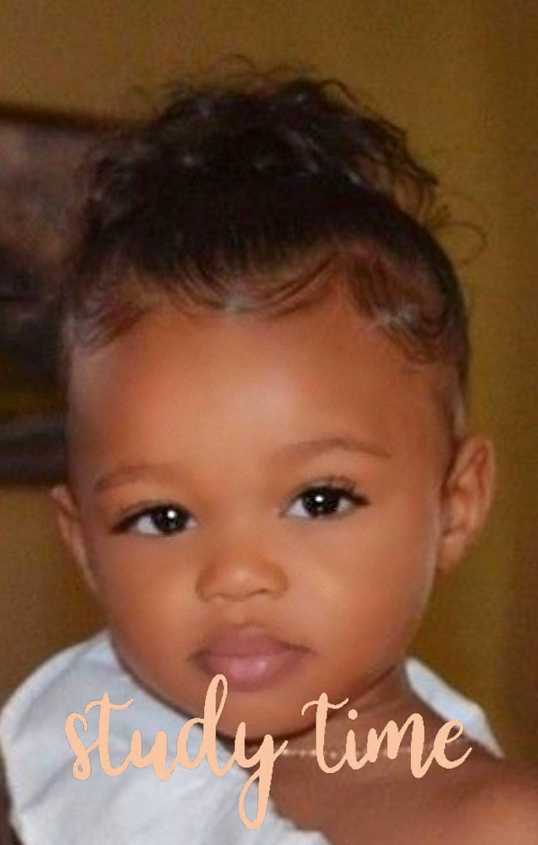 Alex participe au concours pour gagner de l'argent avec cette photo : baby, brown_hair, cheek, child, chin, ear, eyebrow, eyelash, flash_photography, forehead, fun, happy, lip, nose, person, portrait, portrait_photography, skin, smile, toddler