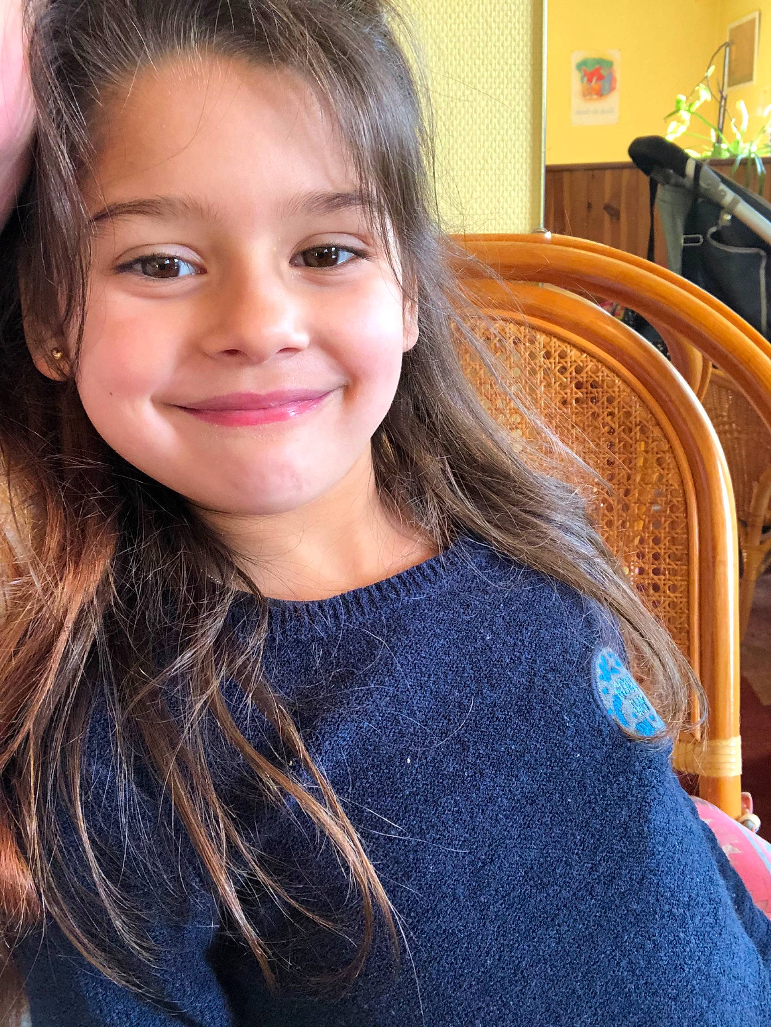 Eya a rejoint le concours — aidez-le/la à gagner de superbes lots ! beauty, blond, brown_hair, cheek, child, child_model, chin, eye, eyebrow, face, facial_expression, forehead, hair, hairstyle, head, joy, lip, long_hair, nose, person