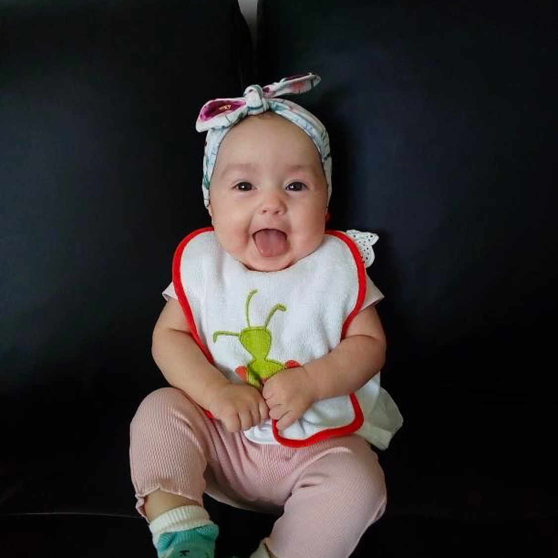Manal a rejoint le concours — aidez-le/la à gagner de superbes lots ! baby, baby_toddler_clothing, child, child_model, fashion_accessory, hair_accessory, happy, headband, headgear, person, photo_shoot, photograph, photography, portrait, portrait_photography, product, sitting, smile, snapshot, stock_photography