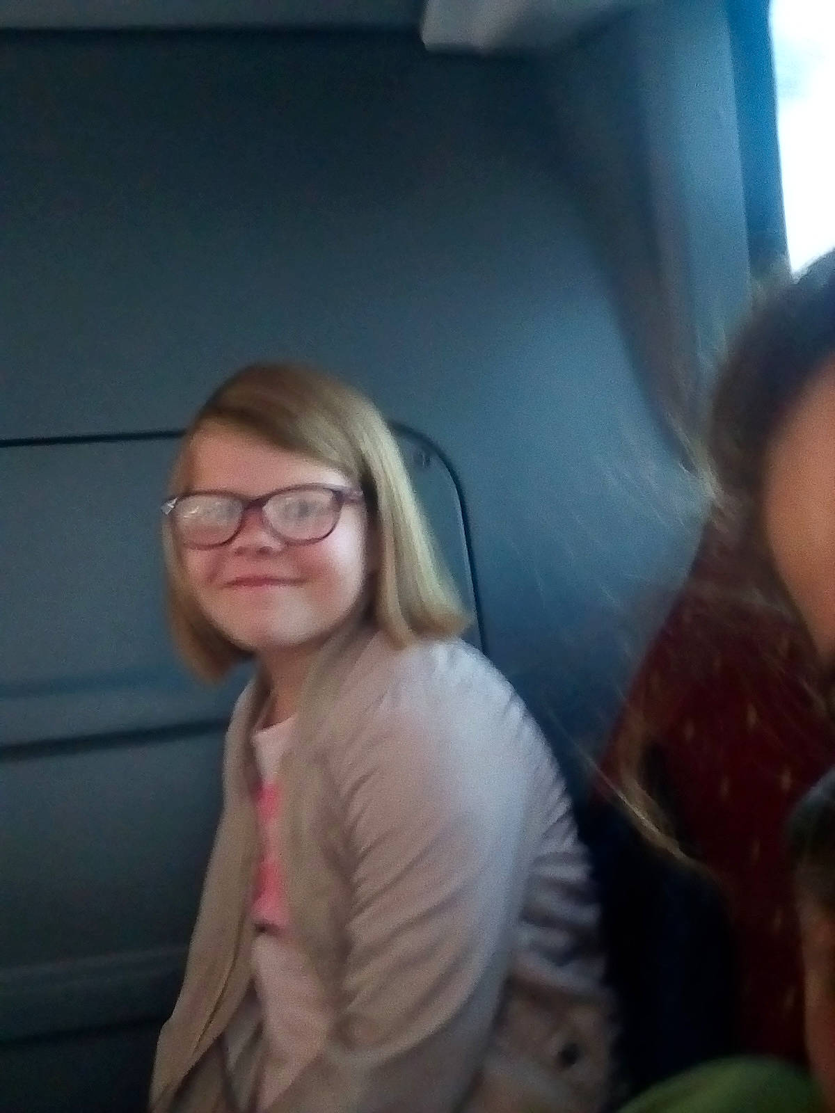 Celia Eryna a rejoint le concours — aidez-le/la à gagner de superbes lots ! chin, comfort, cool, elbow, eyebrow, eyewear, flash_photography, fun, gesture, glasses, happy, jaw, joy, long_hair, mouth, nose, person, shoulder, smile, vehicle_door