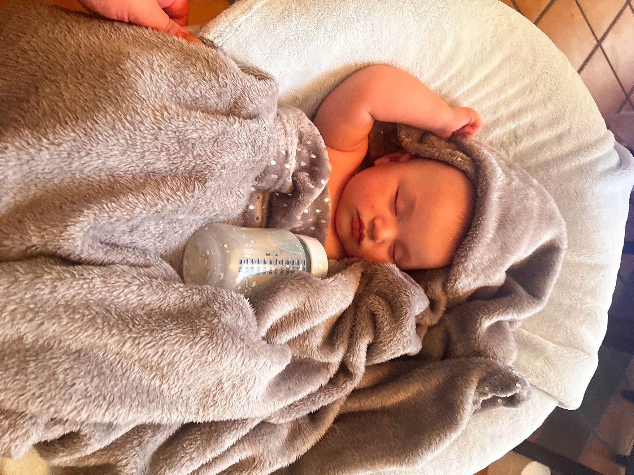 Jaycee is registered to the contest to win money with this photo: baby, baby_products, baby_safety, baby_sleeping, baby_toddler_clothing, bedding, bedtime, blanket, cheek, child, comfort, finger, linens, nap, person, room, skin, sleep, textile, thumb