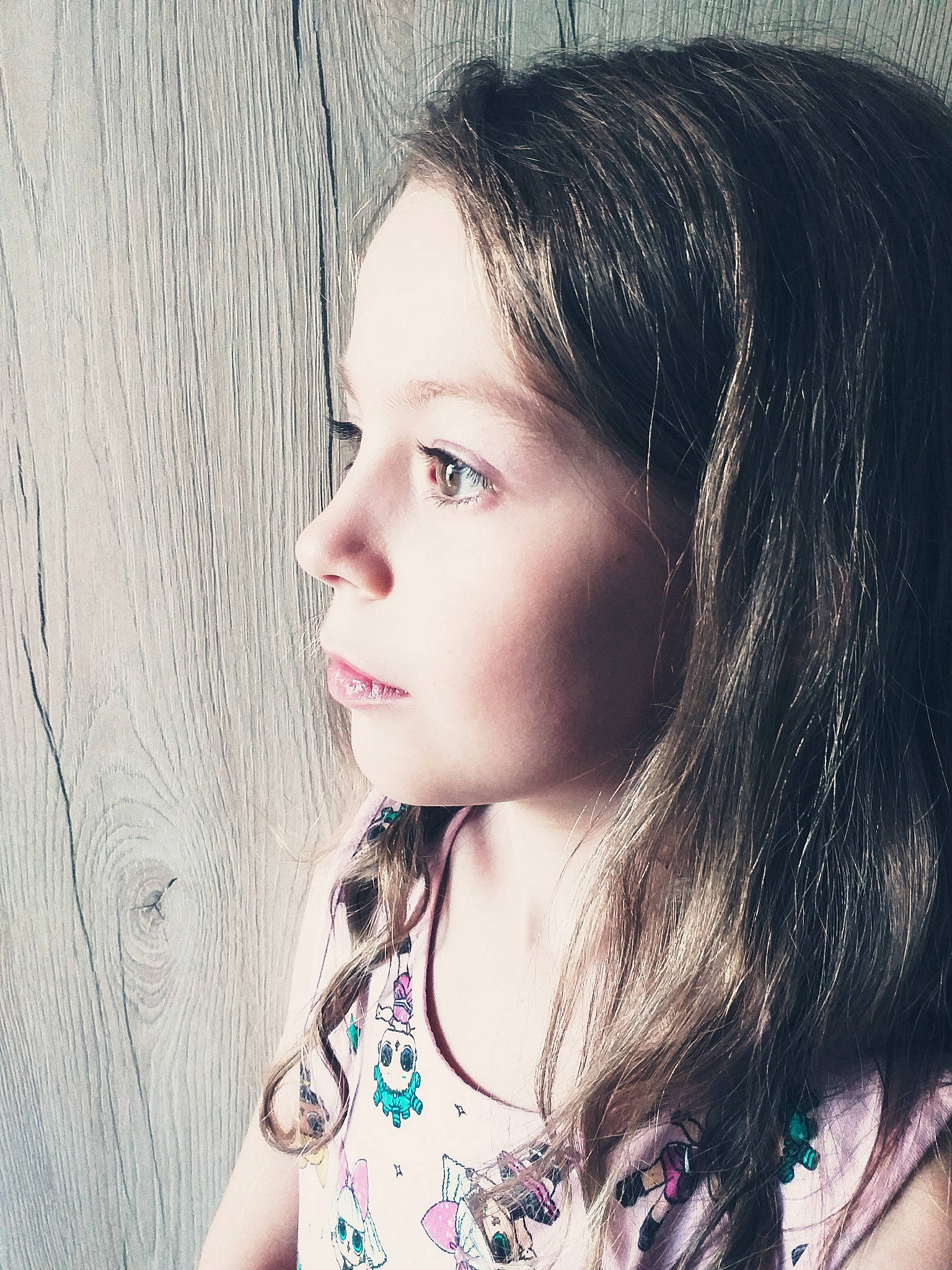 Enora participe au concours pour gagner de l'argent avec cette photo : black_hair, cheek, chin, cool, eye, eyebrow, eyelash, face, flash_photography, happy, head, iris, jaw, lip, long_hair, mouth, neck, nose, person, shoulder