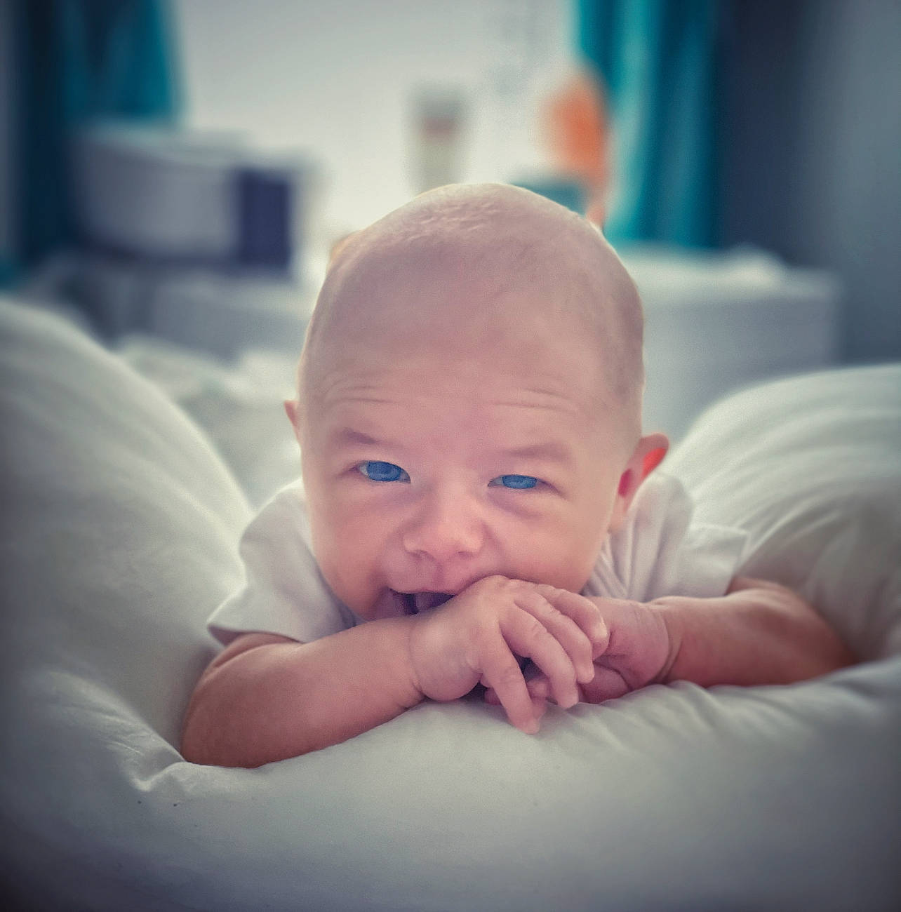 Erik is registered to the contest to win money with this photo: baby, baby_toddler_clothing, cheek, child, cloud, comfort, eye, eyelash, finger, flash_photography, hair, happy, head, iris, lip, nose, person, sitting, skin, smile
