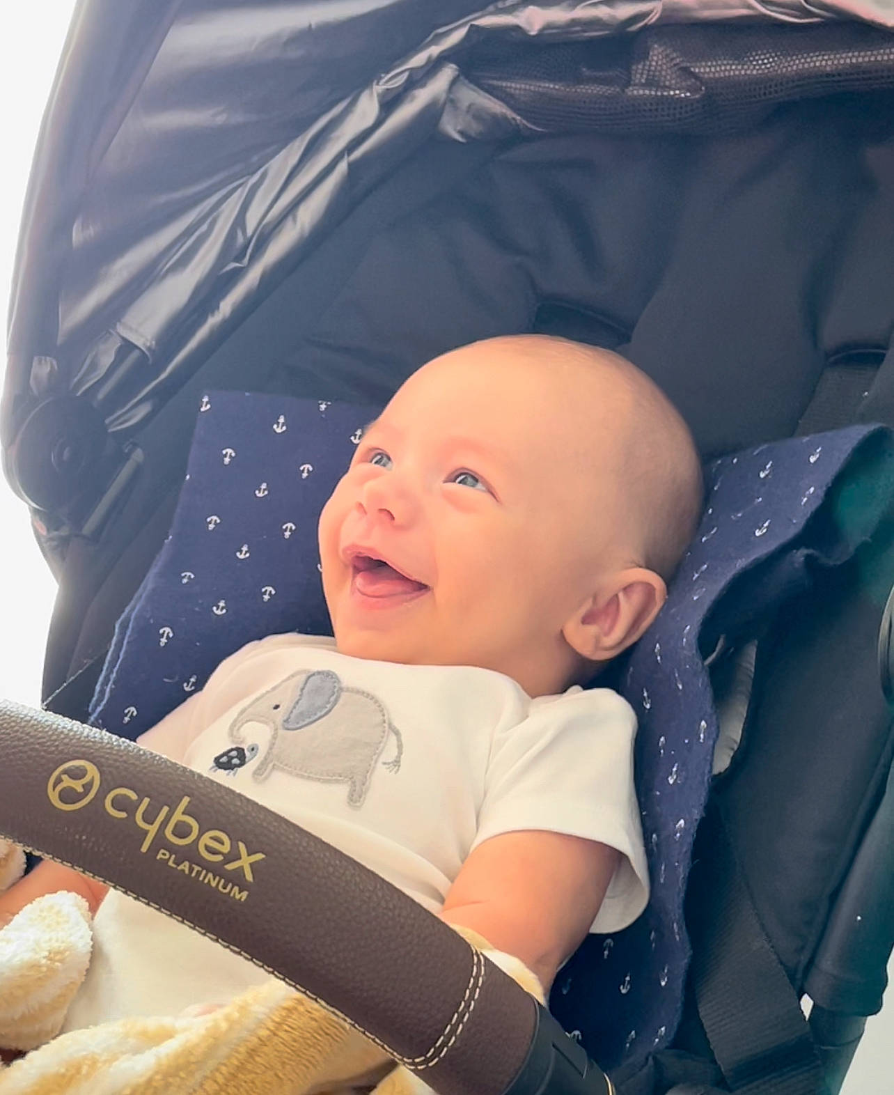 Erik is registered to the contest to win money with this photo: baby, baby_carriage, baby_in_car_seat, baby_products, baby_safety, baby_sleeping, baby_toddler_clothing, car_seat, child, comfort, electric_blue, fashion_accessory, happy, infant_bed, linens, person, product, sitting, smile, textile