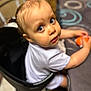 Lahyanna a rejoint le concours — aidez-le/la à gagner de superbes lots ! arm, baby, blonde, bodypart, chair, clothing, couch, crawling, face, finger, furniture, hair, hand, head, mouth, person, photography, portrait, sitting, t_shirt