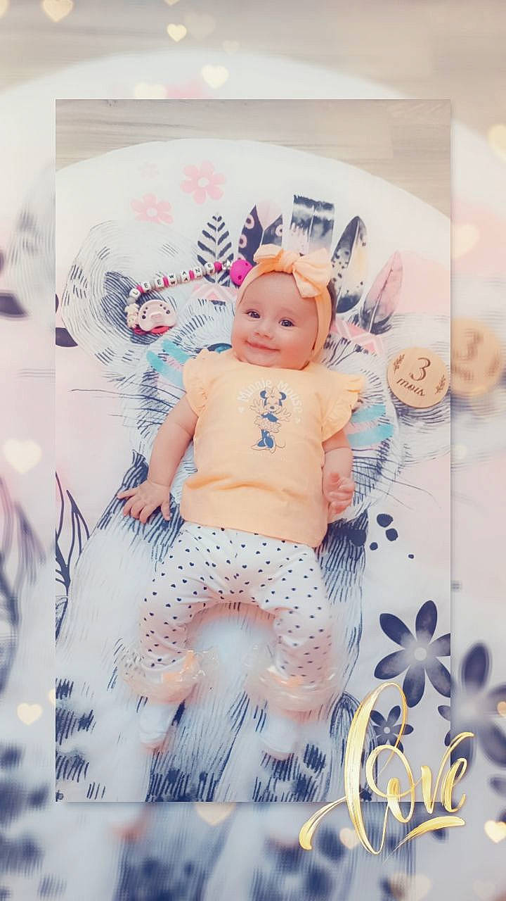 Leewane a rejoint le concours — aidez-le/la à gagner de superbes lots ! abdomen, art, baby_products, chest, child, fictional_character, figurine, font, happy, headwear, joy, navel, pattern, person, plastic, room, sitting, textile, thigh, toy