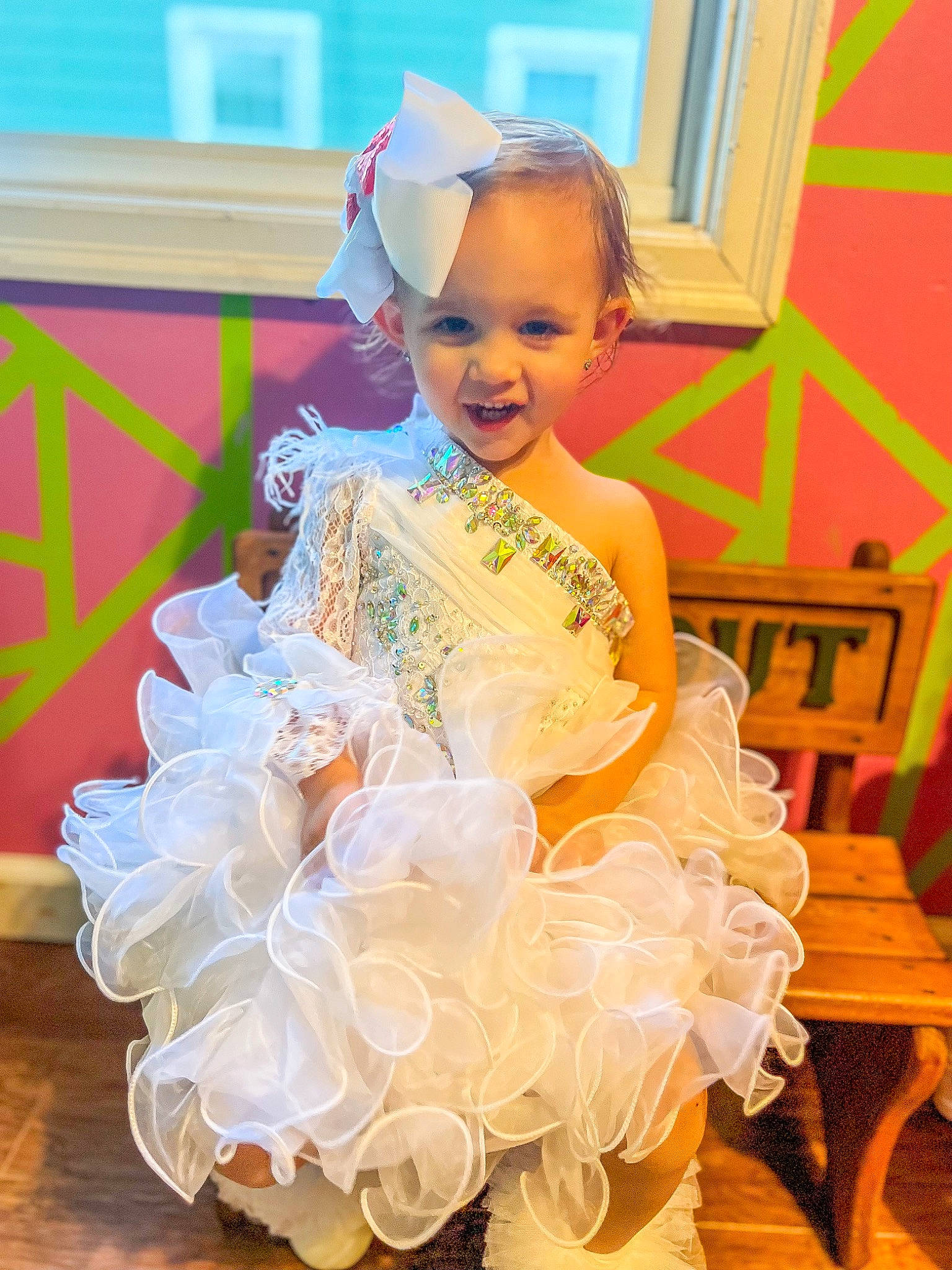 Oaklynn is registered to the contest to win money with this photo: baby_toddler_clothing, ballet_tutu, child, dance, dress, entertainment, event, fashion_design, fun, happy, hat, headpiece, performance_art, performing_arts, person, pink, ruffle, smile, toddler, tradition