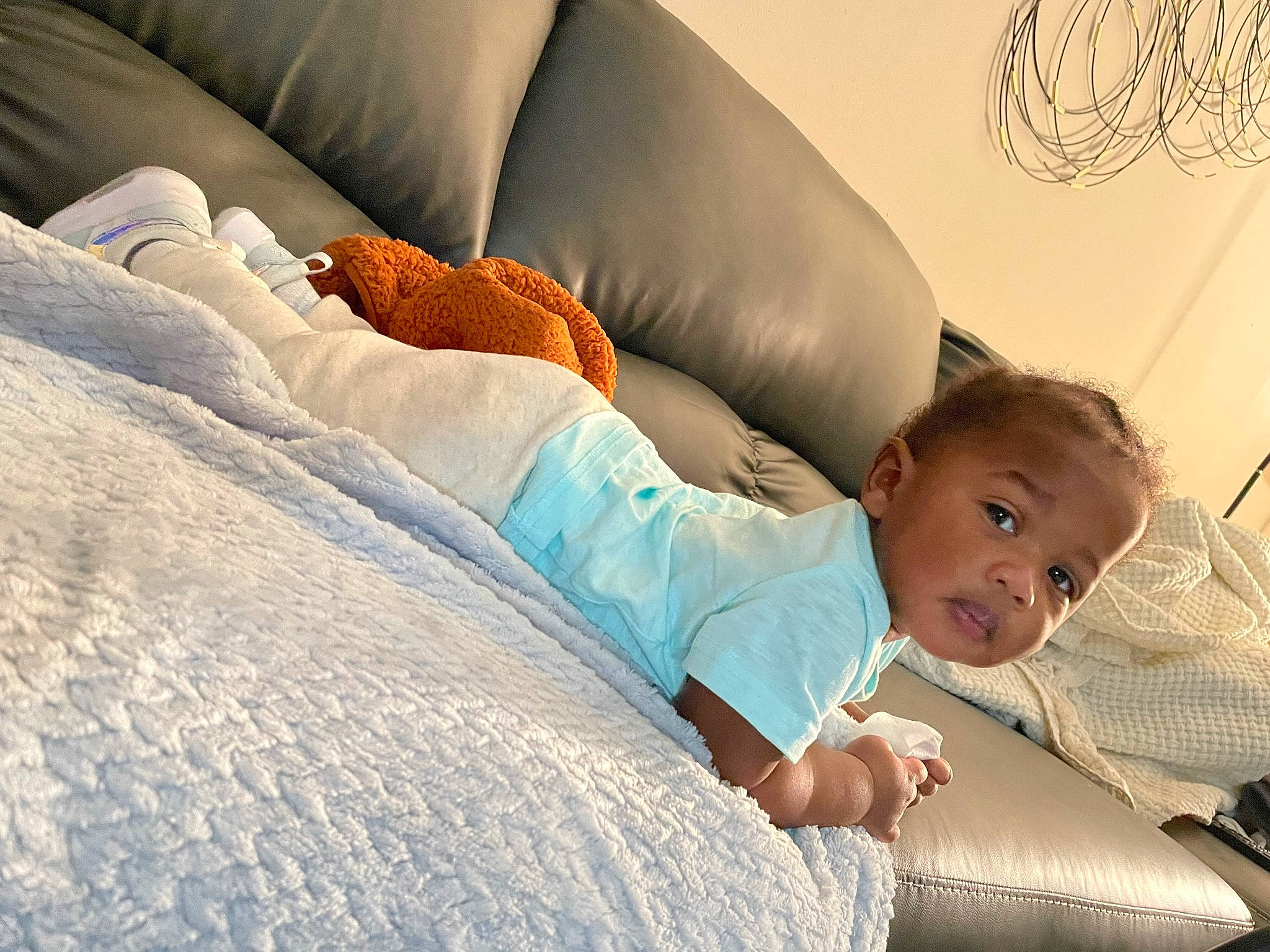 Aylen is registered to the contest to win money with this photo: baby, baby_toddler_clothing, bedding, bedtime, blanket, child, comfort, couch, flooring, happy, leg, leisure, linens, nap, person, pillow, room, sitting, sleep, throw_pillow