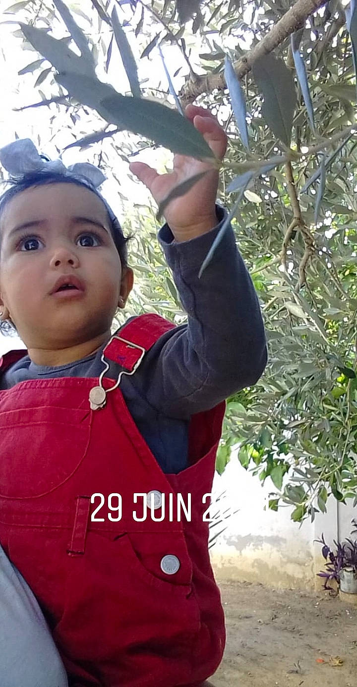 Lyne a rejoint le concours — aidez-le/la à gagner de superbes lots ! child, person, smile, toddler