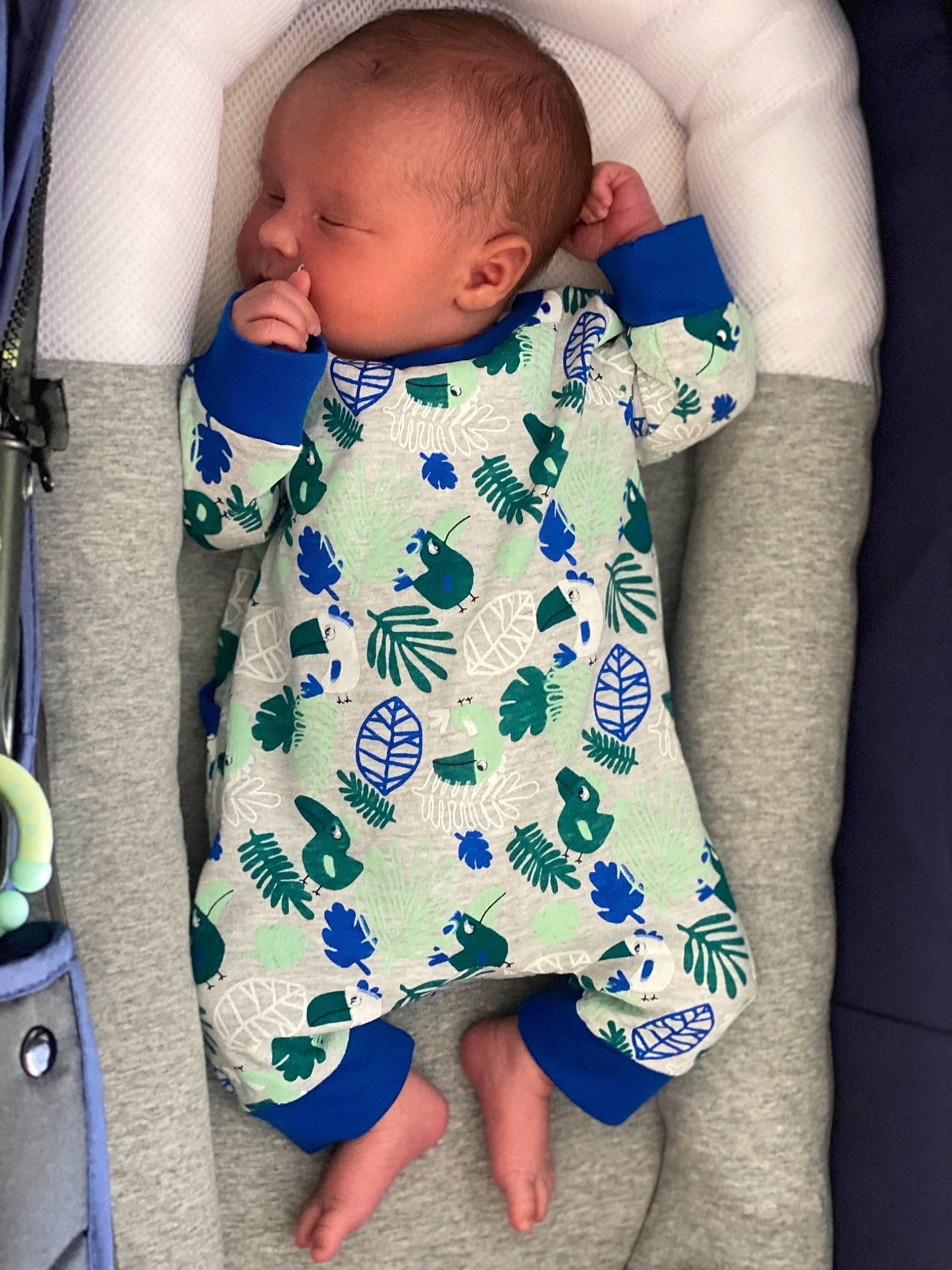 Mattia participe au concours pour gagner de l'argent avec cette photo : aqua, arm, azure, baby, baby_sleeping, baby_toddler_clothing, cheek, child, collar, comfort, eye, face, finger, head, iris, neck, person, skin, sleeve, toddler