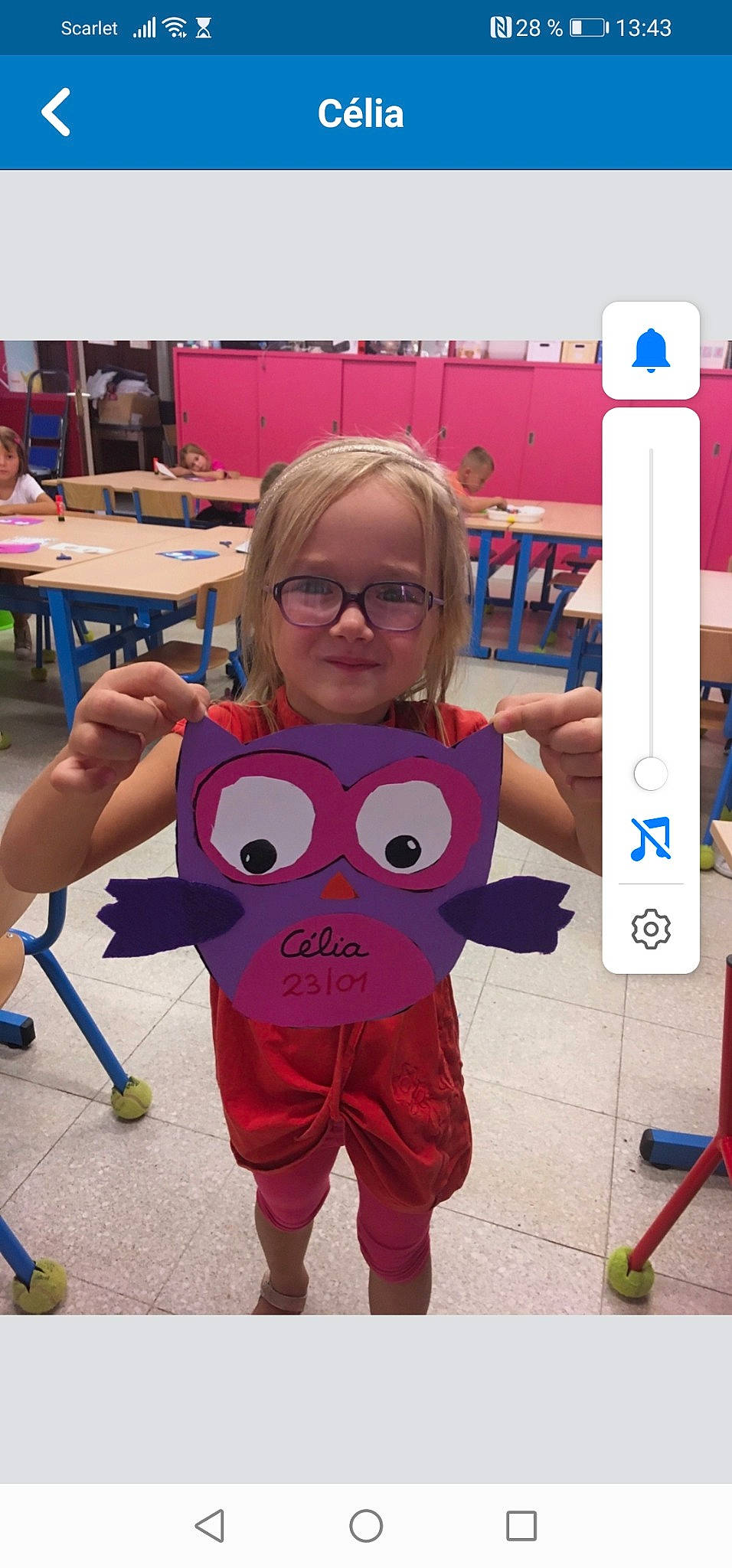 Celia a rejoint le concours — aidez-le/la à gagner de superbes lots ! animation, baby, baby_toddler_clothing, blurred, chair, child, eyewear, fictional_character, flooring, fun, happy, joy, person, personal_protective_equipment, play, product, recreation, room, smile, t_shirt