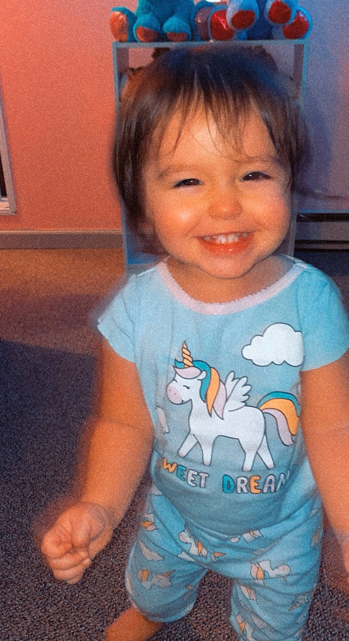 Anastacia is registered to the contest to win money with this photo: arm, cheek, chin, eye, face, forehead, hair, hairstyle, hand, head, joy, mouth, nose, organ, person, product, shirt, shoulder, skin, smile