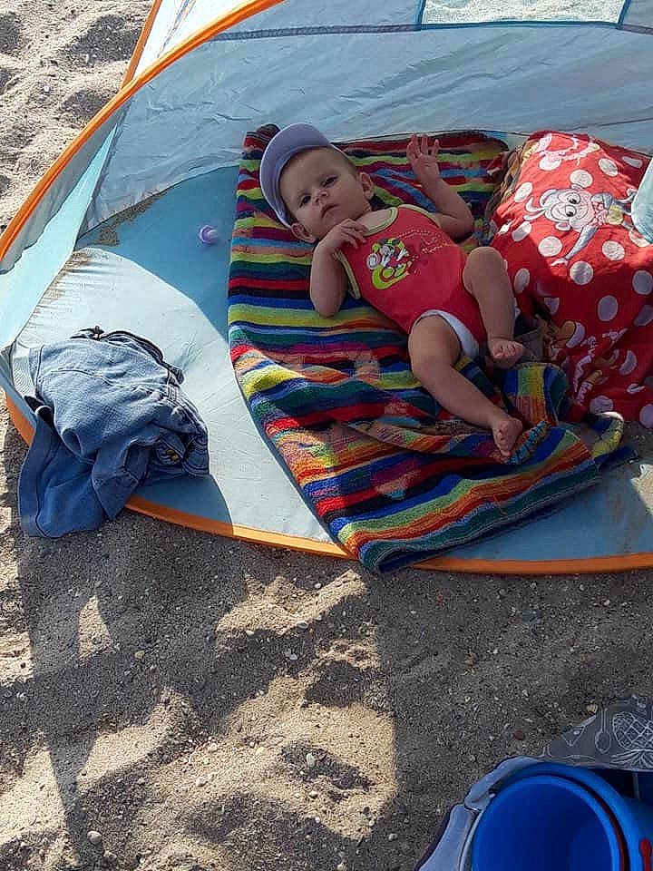 Mylona participe au concours pour gagner de l'argent avec cette photo : child, fun, games, leisure, person, play, recreation, summer, sun_tanning, vacation, water