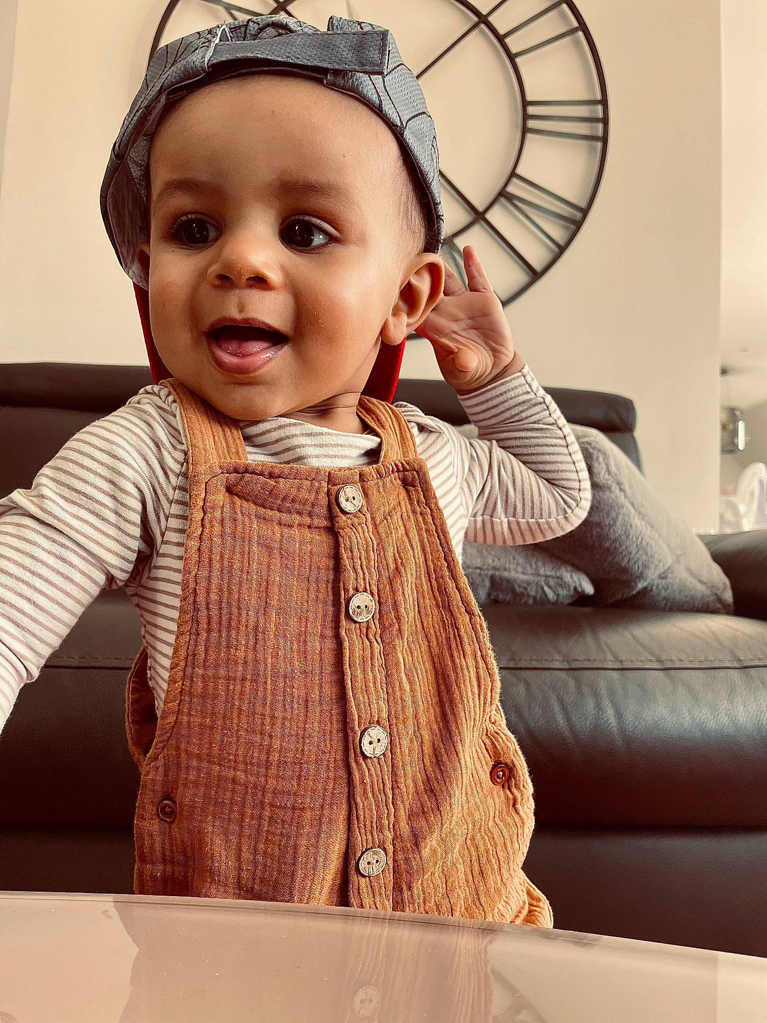 Owen a rejoint le concours — aidez-le/la à gagner de superbes lots ! baby, baby_toddler_clothing, cap, cheek, child, collar, cool, eye, flash_photography, hairstyle, happy, headgear, lip, neck, organ, person, photograph, skin, sleeve, toddler