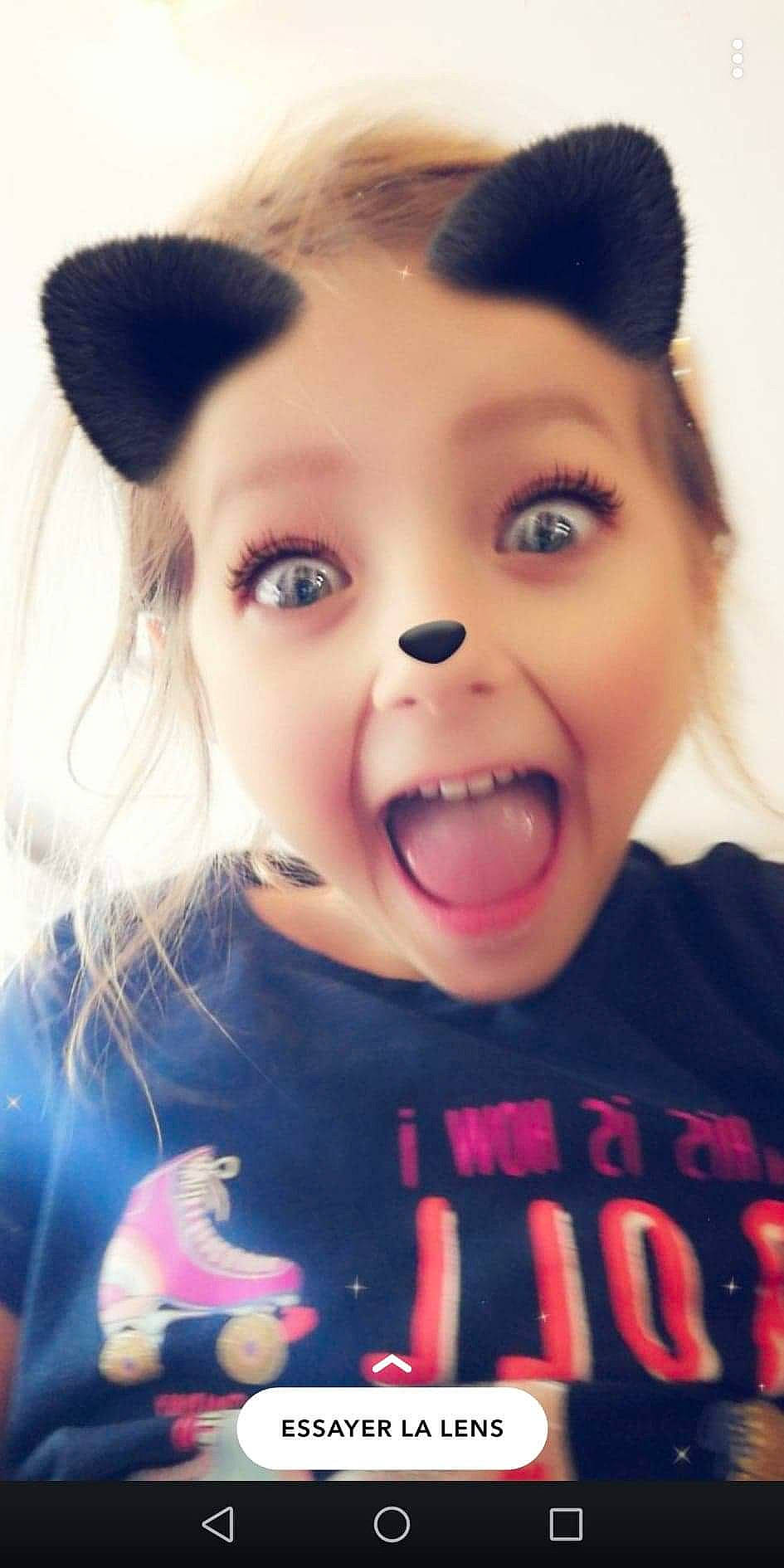 Lilou a rejoint le concours — aidez-le/la à gagner de superbes lots ! black_hair, cheek, chin, cool, ear, eye, eyebrow, eyelash, finger, flash_photography, gesture, happy, iris, jaw, lip, mammal, mouth, neck, nose, person