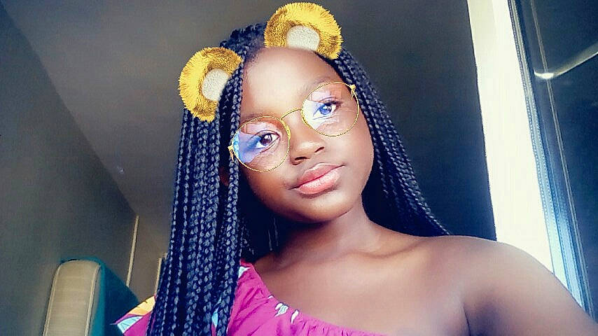 Ientel participe au concours pour gagner de l'argent avec cette photo : beauty, black_hair, eyebrow, forehead, girl, hair, hair_coloring, hairstyle, long_hair, person