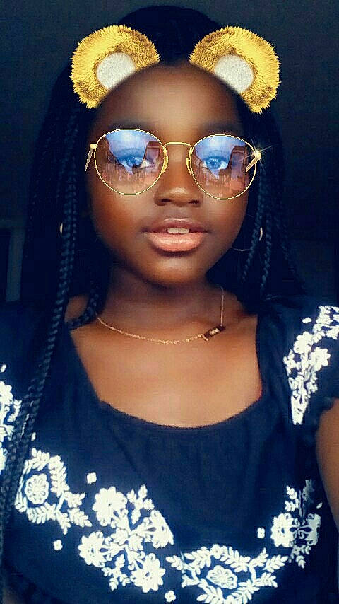 Chairy participe au concours pour gagner de l'argent avec cette photo : cool, eyewear, forehead, girl, glasses, hair_accessory, headgear, person, sunglasses, vision_care