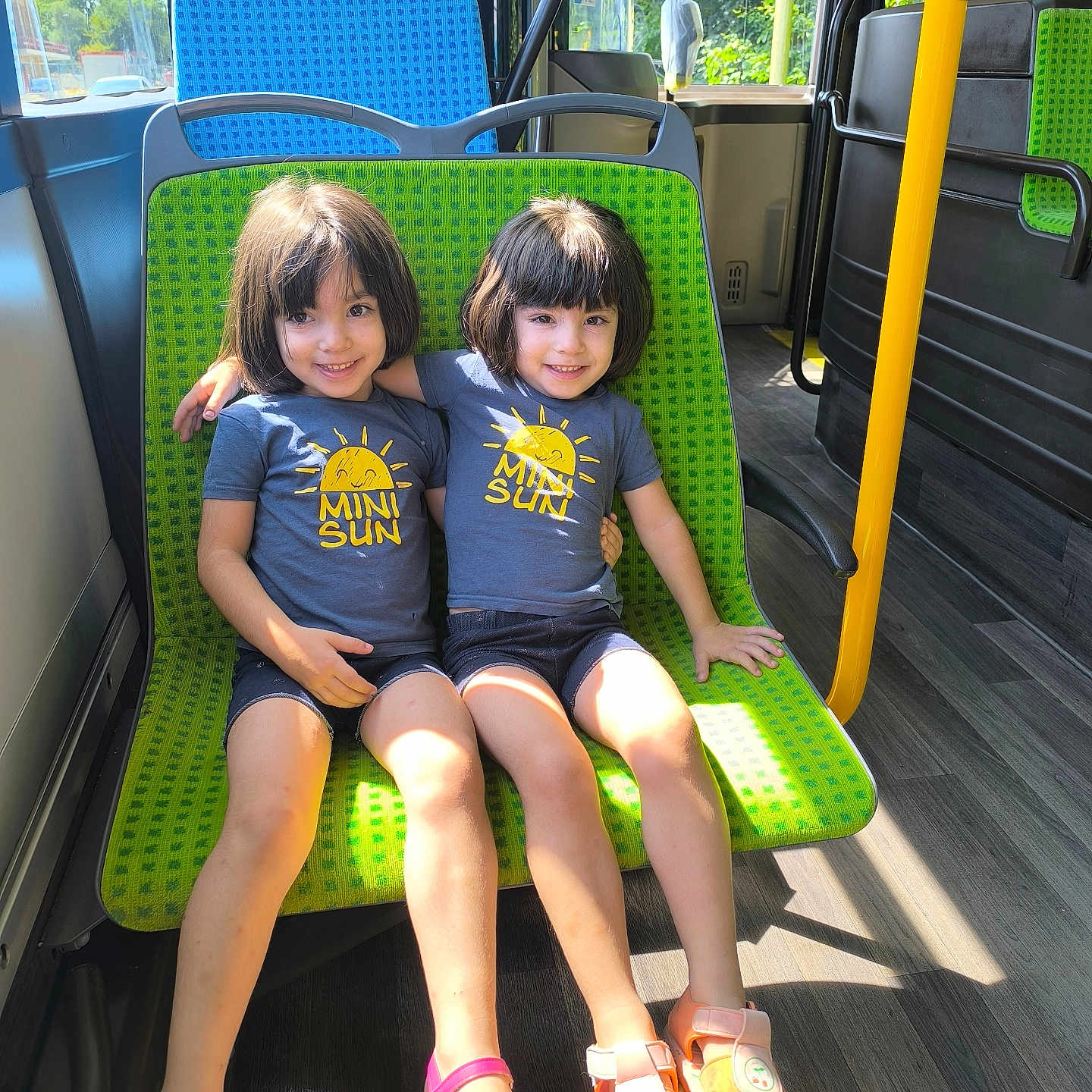 Victoria E Leonor