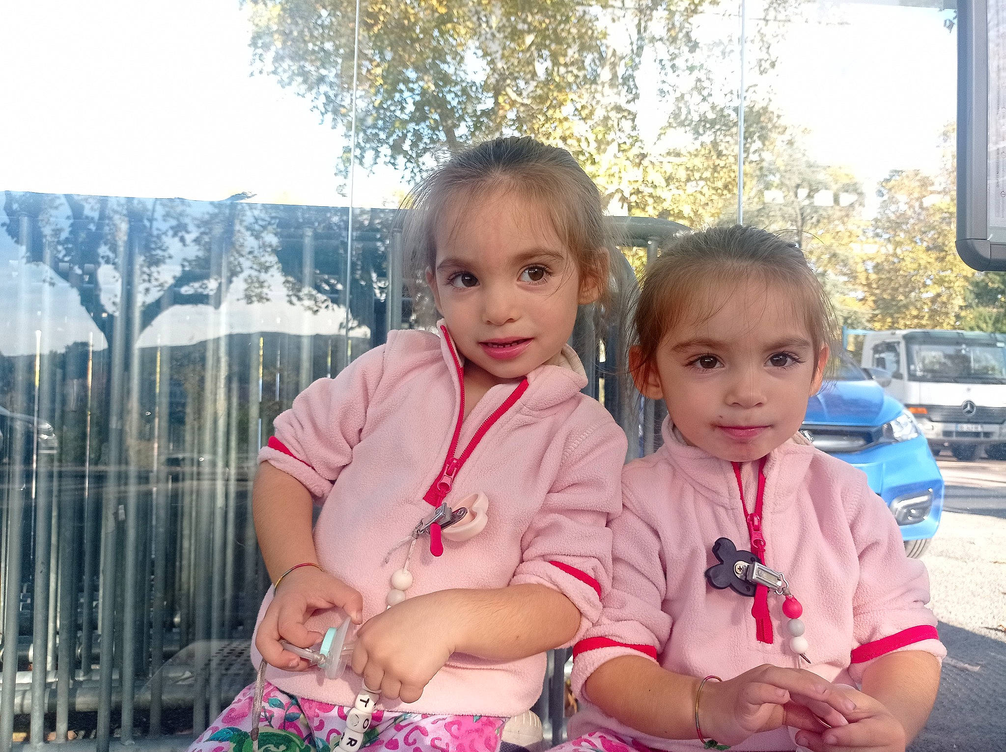Victoria E Leonor