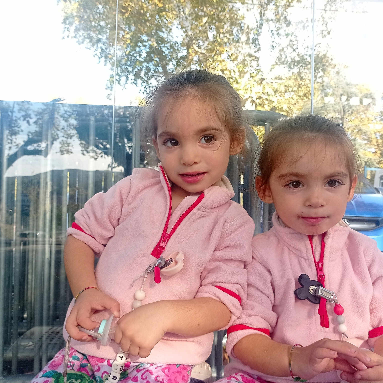 Victoria E Leonor