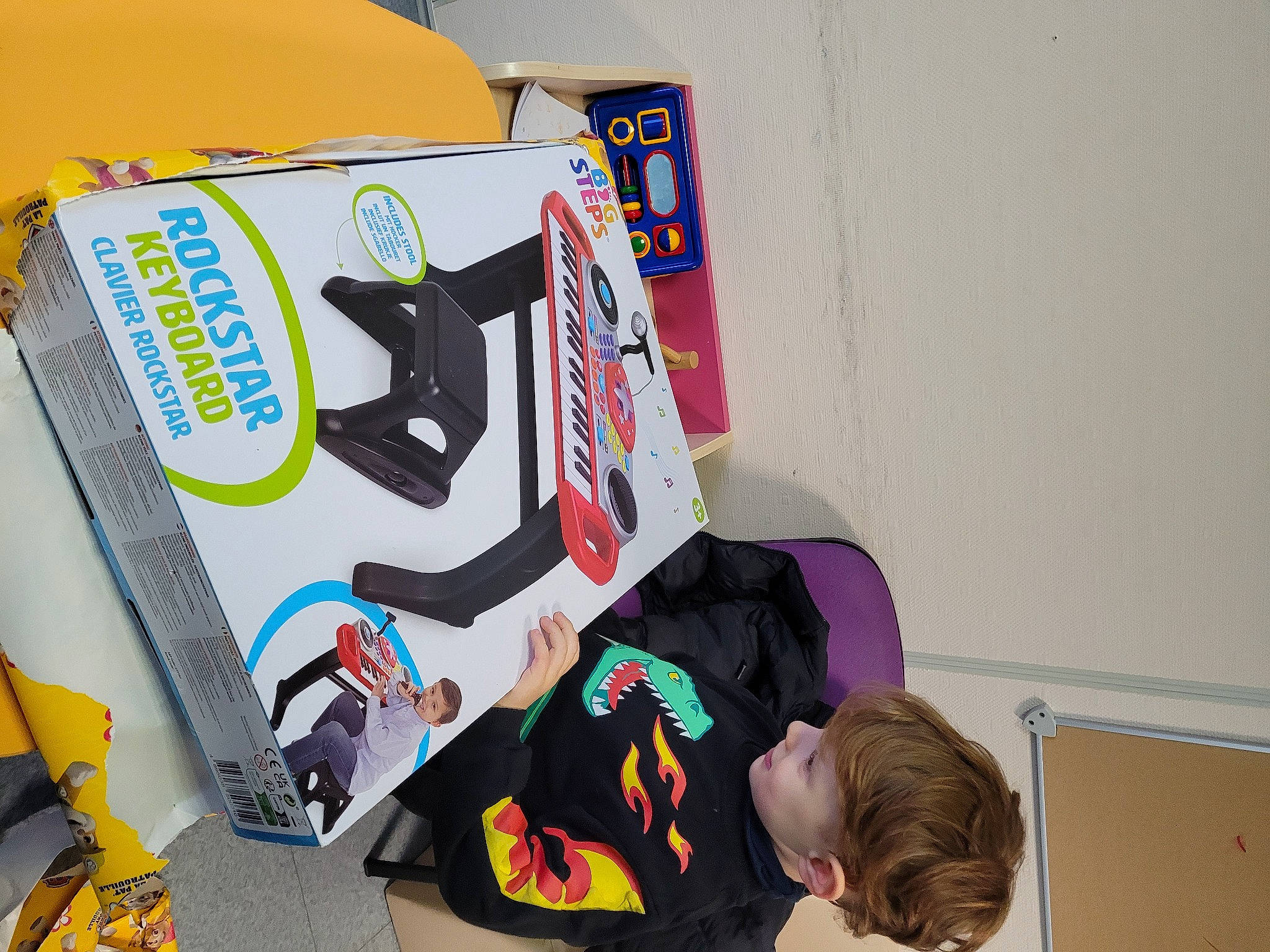 Mathis Pierre participe au concours pour gagner de l'argent avec cette photo : advertising, art, artist, automotive_design, carmine, event, font, fun, graphics, joy, logo, person, recreation, room, sportswear, t_shirt, toddler, visual_arts