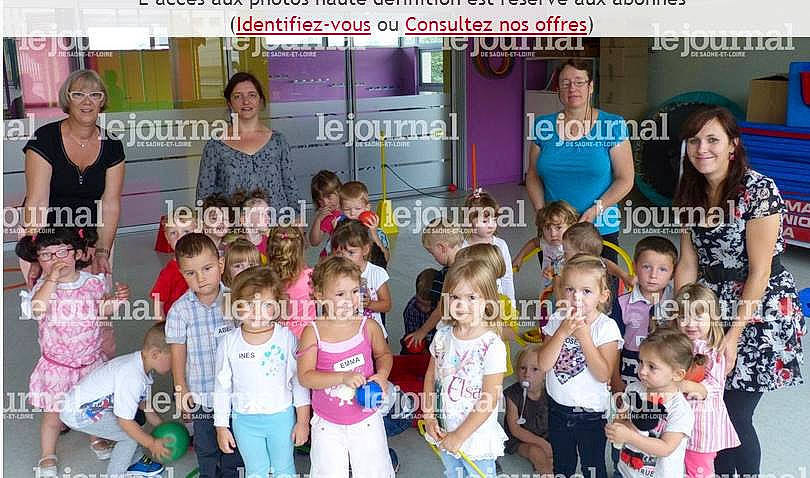 Naomie participe au concours pour gagner de l'argent avec cette photo : child, community, friendship, fun, girl, joy, material, person, product, recreation, social_group