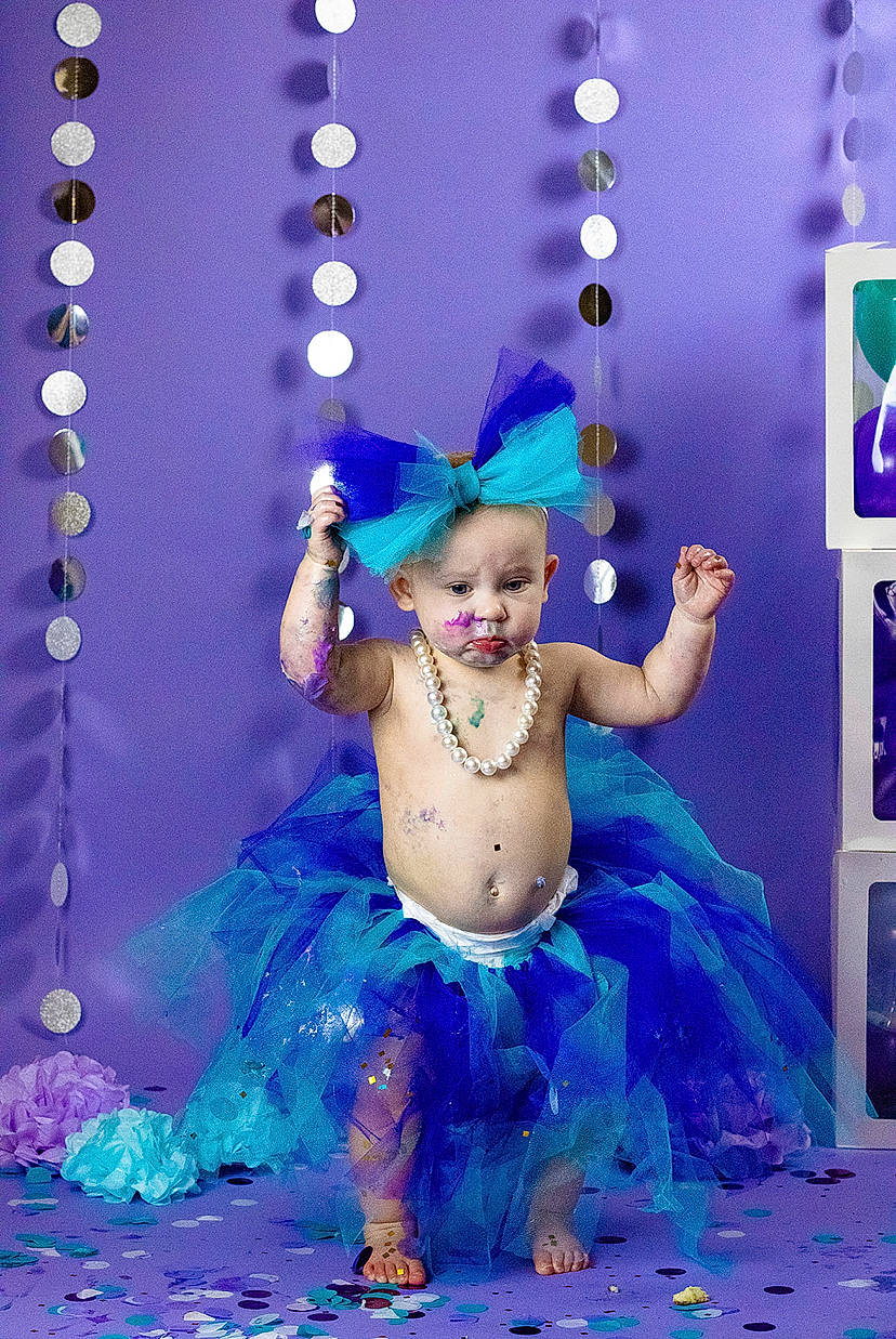 Bryleigh is registered to the contest to win money with this photo: child, electric_blue, entertainment, event, fashion_accessory, flash_photography, fun, happy, jewellery, magenta, party_supply, performance, performance_art, performing_arts, person, pink, purple, smile, snapshot, toddler