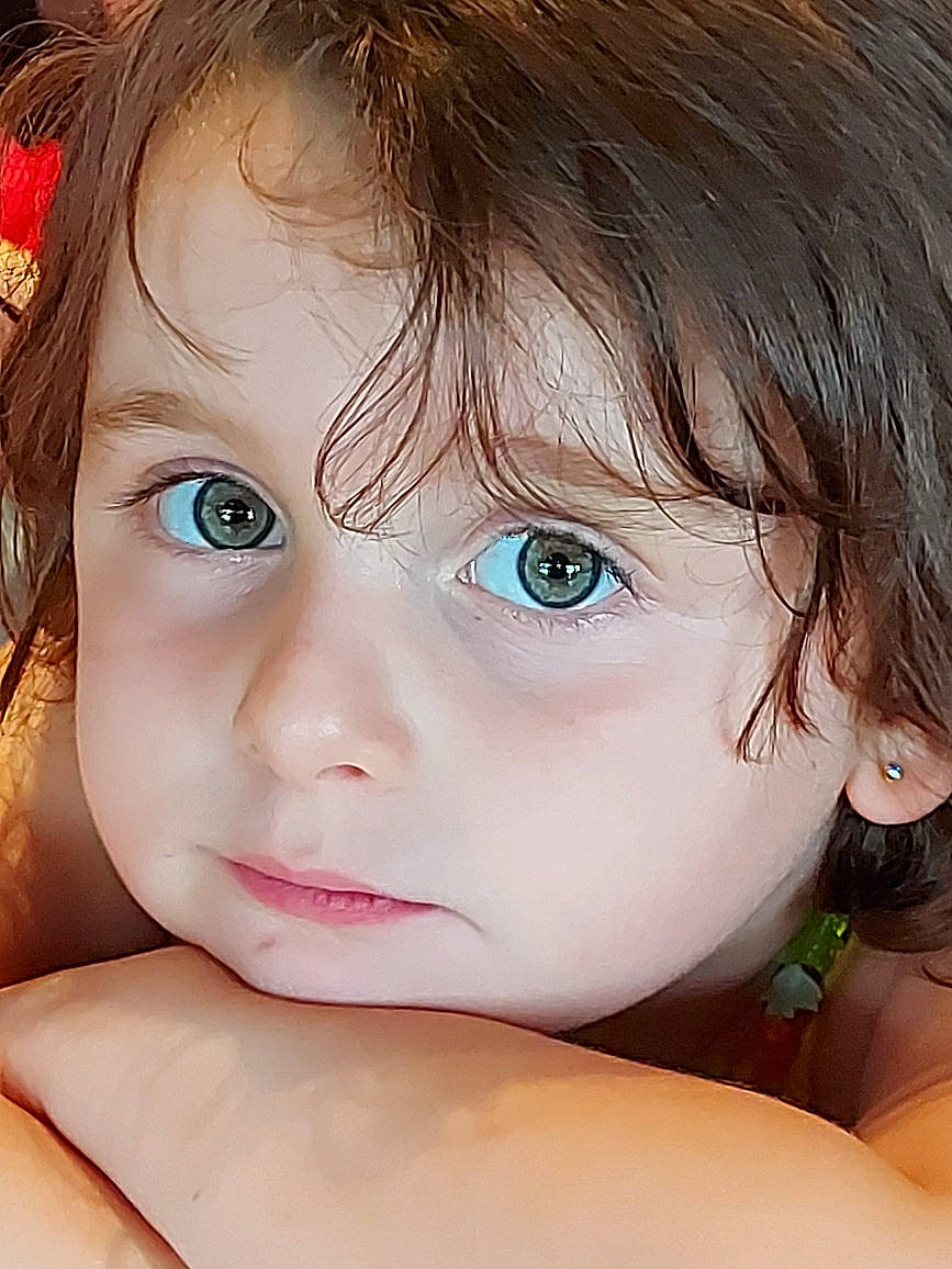 Swann participe au concours pour gagner de l'argent avec cette photo : beauty, blond, brown_hair, cheek, child, child_model, chin, close_up, eye, eyebrow, face, forehead, hair, hairstyle, head, iris, lip, nose, person, portrait_photography