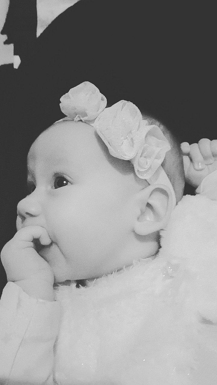 Lyhana a rejoint le concours — aidez-le/la à gagner de superbes lots ! beauty, black, black_and_white, cheek, child, eye, face, forehead, girl, hair_accessory, head, infant, monochrome, monochrome_photography, nose, person, photograph, photography, skin, white