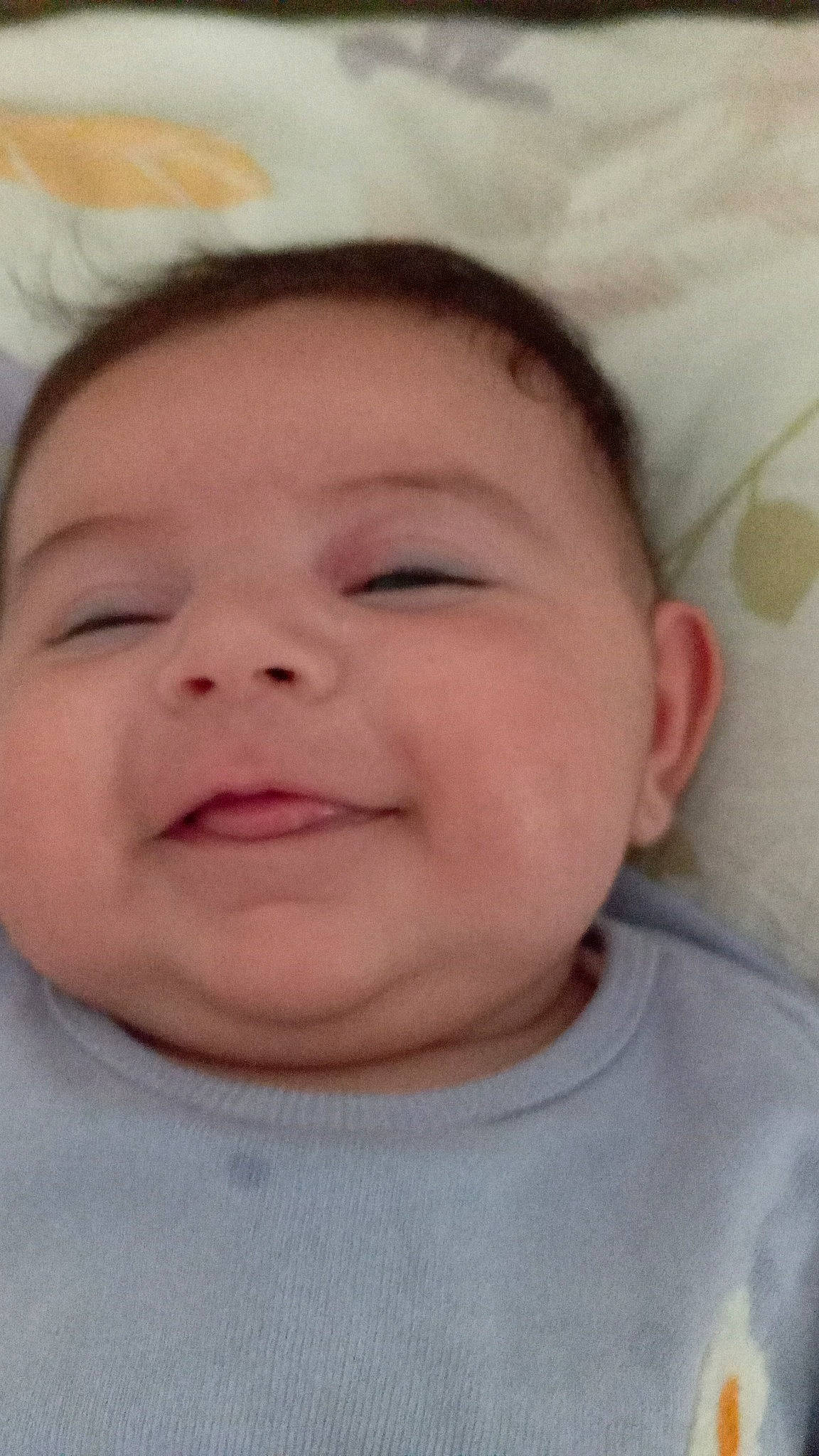 Lavin participe au concours pour gagner de l'argent avec cette photo : baby, baby_toddler_clothing, cheek, child, close_up, ear, eye, eyebrow, eyelash, forehead, happy, iris, jaw, lip, mouth, nose, person, skin, sleeve, smile