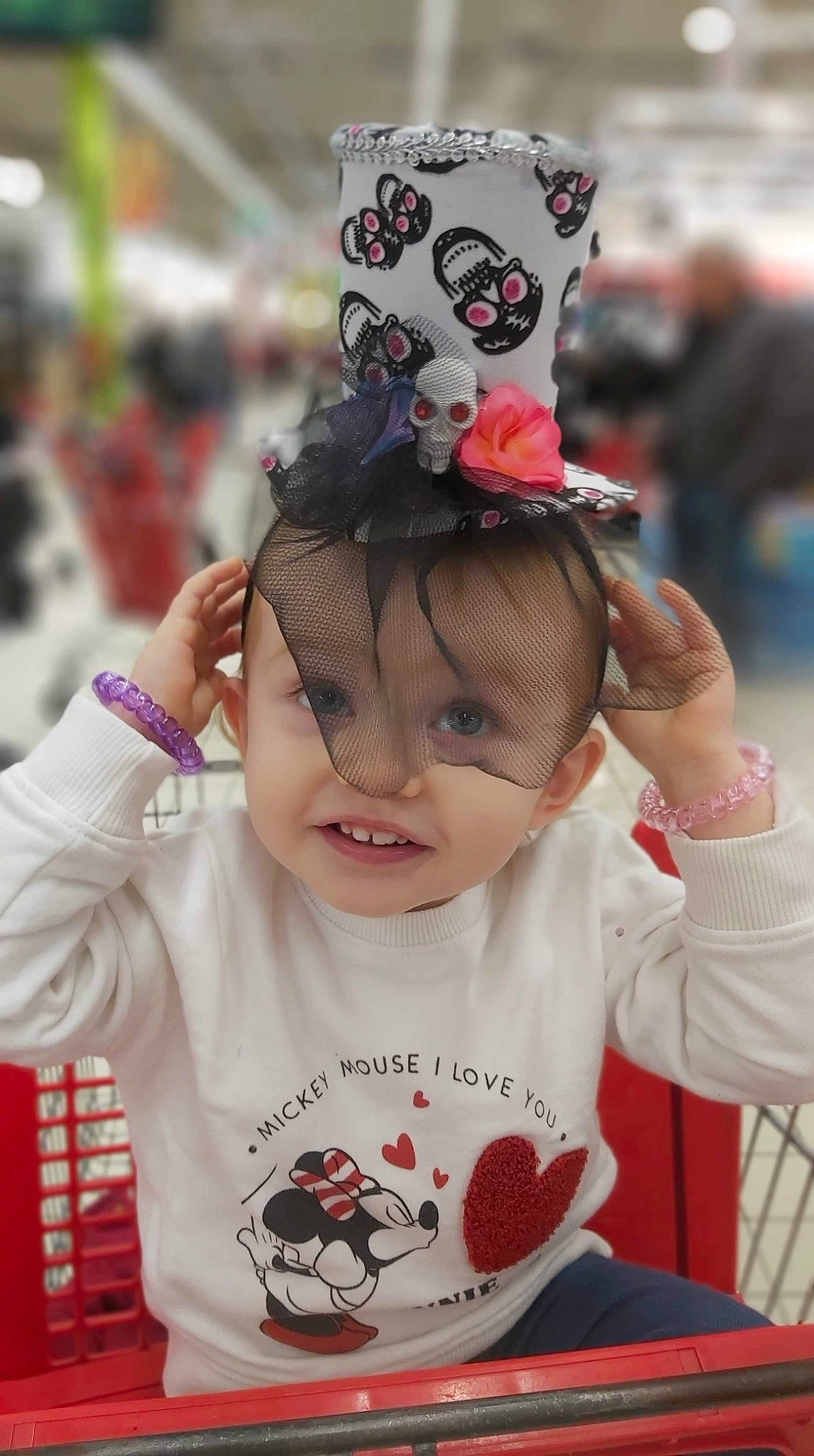 Lya a rejoint le concours — aidez-le/la à gagner de superbes lots ! child, costume, costume_hat, ear, fashion_accessory, hair_accessory, hat, headgear, headpiece, person, toddler