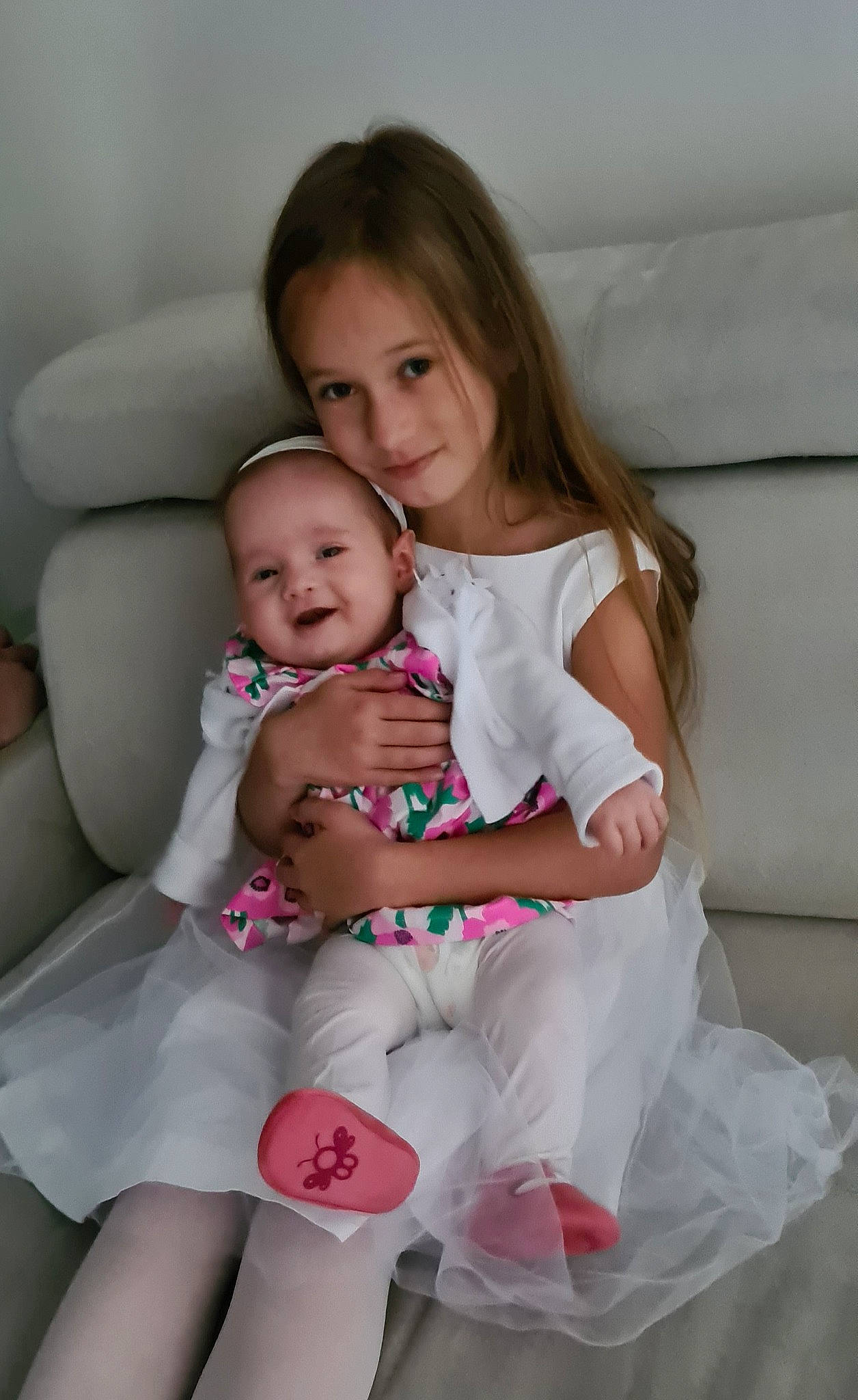 Agnès a rejoint le concours — aidez-le/la à gagner de superbes lots ! baby, baby_toddler_clothing, child, joy, person, pink, sibling, skin, smile, toddler