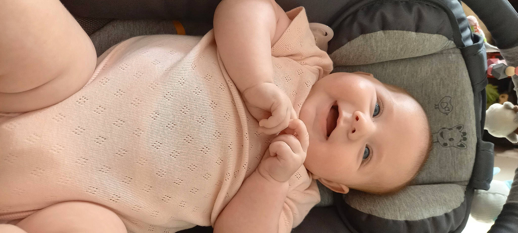 Aïnhoa participe au concours pour gagner de l'argent avec cette photo : abdomen, baby, baby_toddler_clothing, cheek, child, comfort, eyelash, finger, flash_photography, gesture, grass, hand, lip, mouth, nail, nose, person, skin, thumb, toddler