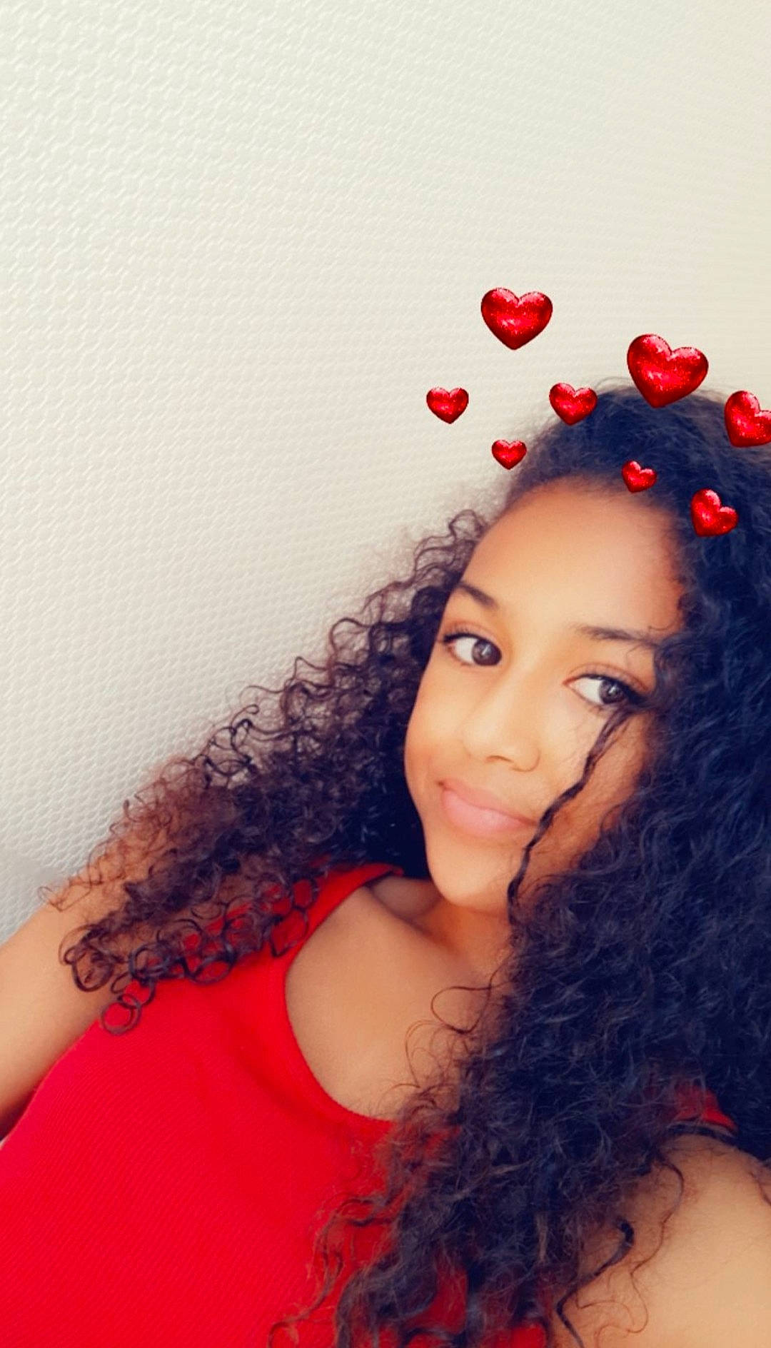 Camélia a rejoint le concours — aidez-le/la à gagner de superbes lots ! beauty, black_hair, brown_hair, ear, fashion_accessory, flower, hair, hair_accessory, hair_coloring, hairstyle, lady, lip, long_hair, person, photo_shoot, red, red_hair, skin