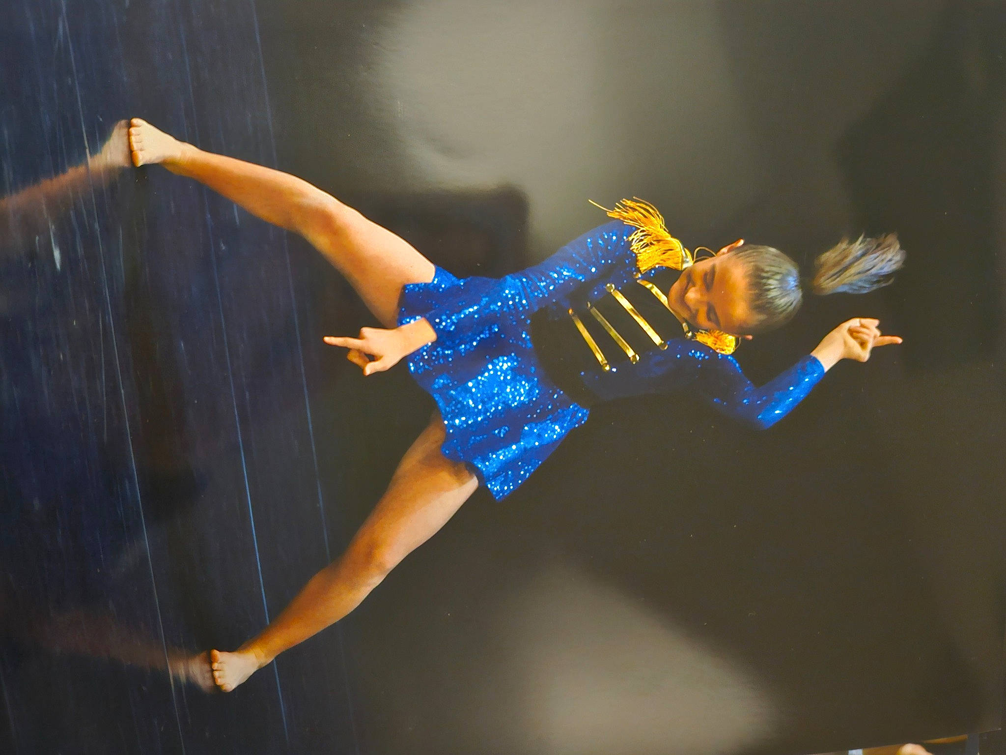 Ghjulia Maria a rejoint le concours — aidez-le/la à gagner de superbes lots ! balance, championship, choreography, competition, competition_event, dancer, electric_blue, entertainment, event, fashion_design, human_leg, knee, performance_art, performing_arts, person, player, shorts, sports, sports_uniform, sportswear