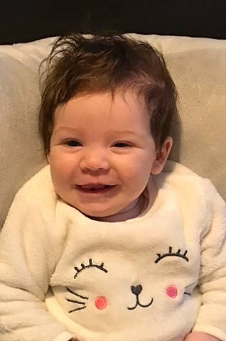 Kaylie participe au concours pour gagner de l'argent avec cette photo : baby, baby_toddler_clothing, cheek, chin, comfort, eye, eyebrow, face, facial_expression, finger, hair, head, iris, joy, lip, mouth, nose, organ, person, skin