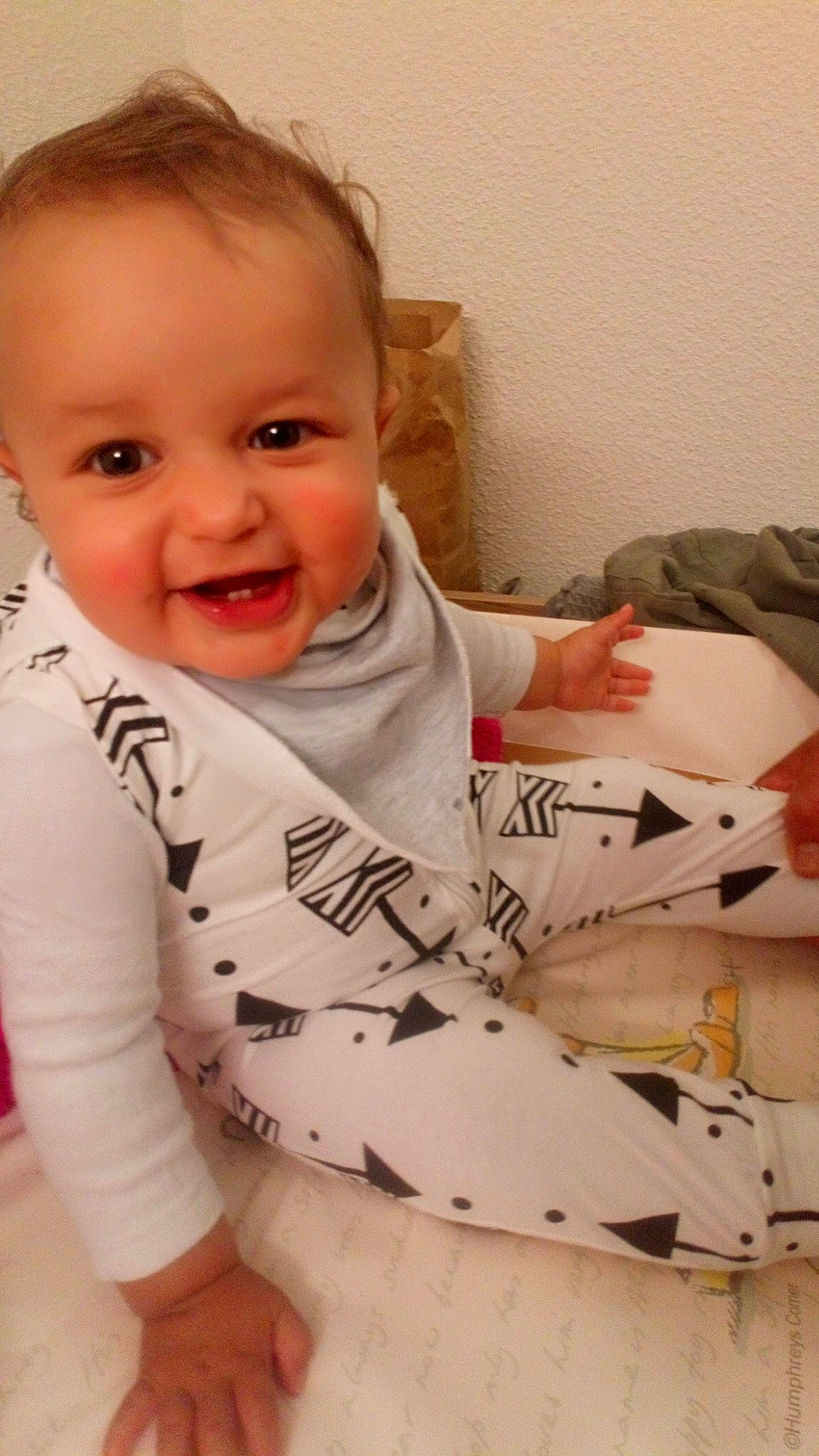 Abdel-karim a rejoint le concours — aidez-le/la à gagner de superbes lots ! arm, cheek, child, day, finger, girl, infant, person, product, skin, smile, textile, toddler