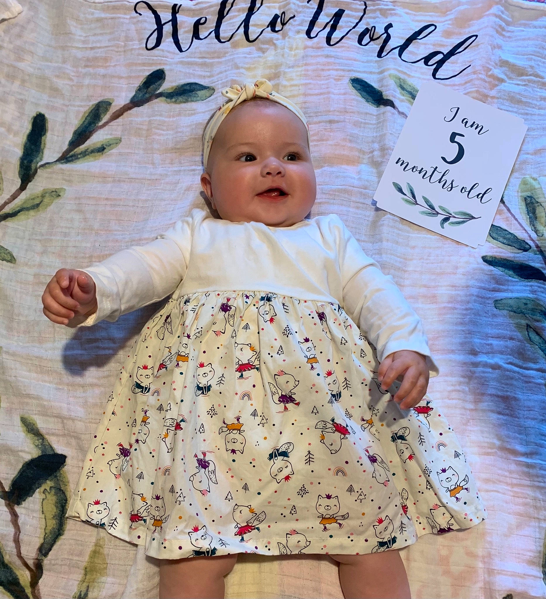 Charlie a rejoint le concours — aidez-le/la à gagner de superbes lots ! baby, baby_toddler_clothing, child, day_dress, dress, event, facial_expression, happy, magenta, one_piece_garment, outerwear, pattern, peach, people_in_nature, person, pink, skin, sleeve, smile, toddler