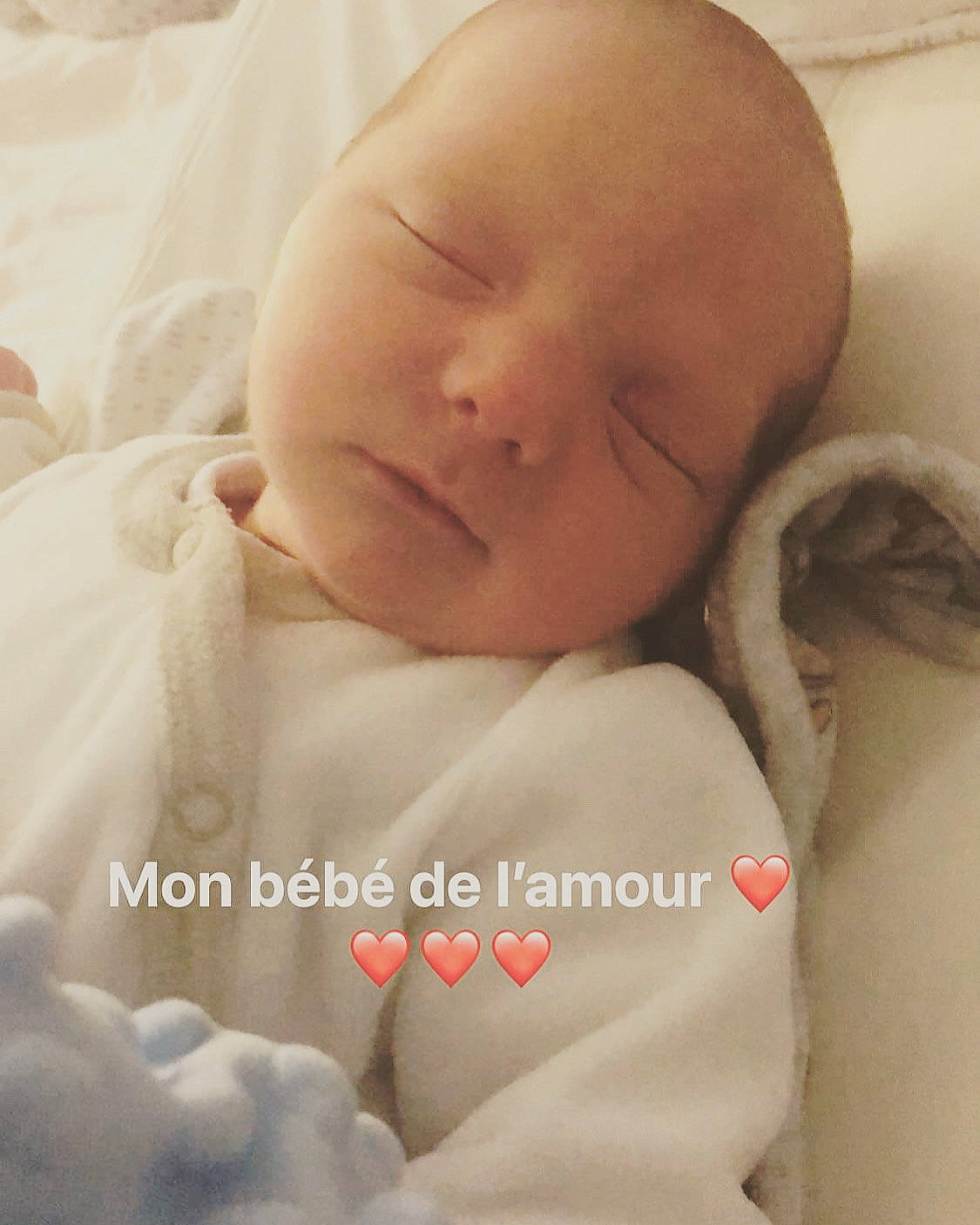 Tymeo a rejoint le concours — aidez-le/la à gagner de superbes lots ! baby, baby_sleeping, baby_toddler_clothing, bedtime, cheek, child, close_up, comfort, eyebrow, finger, happy, head, headgear, linens, lip, nose, person, skin, textile, thumb