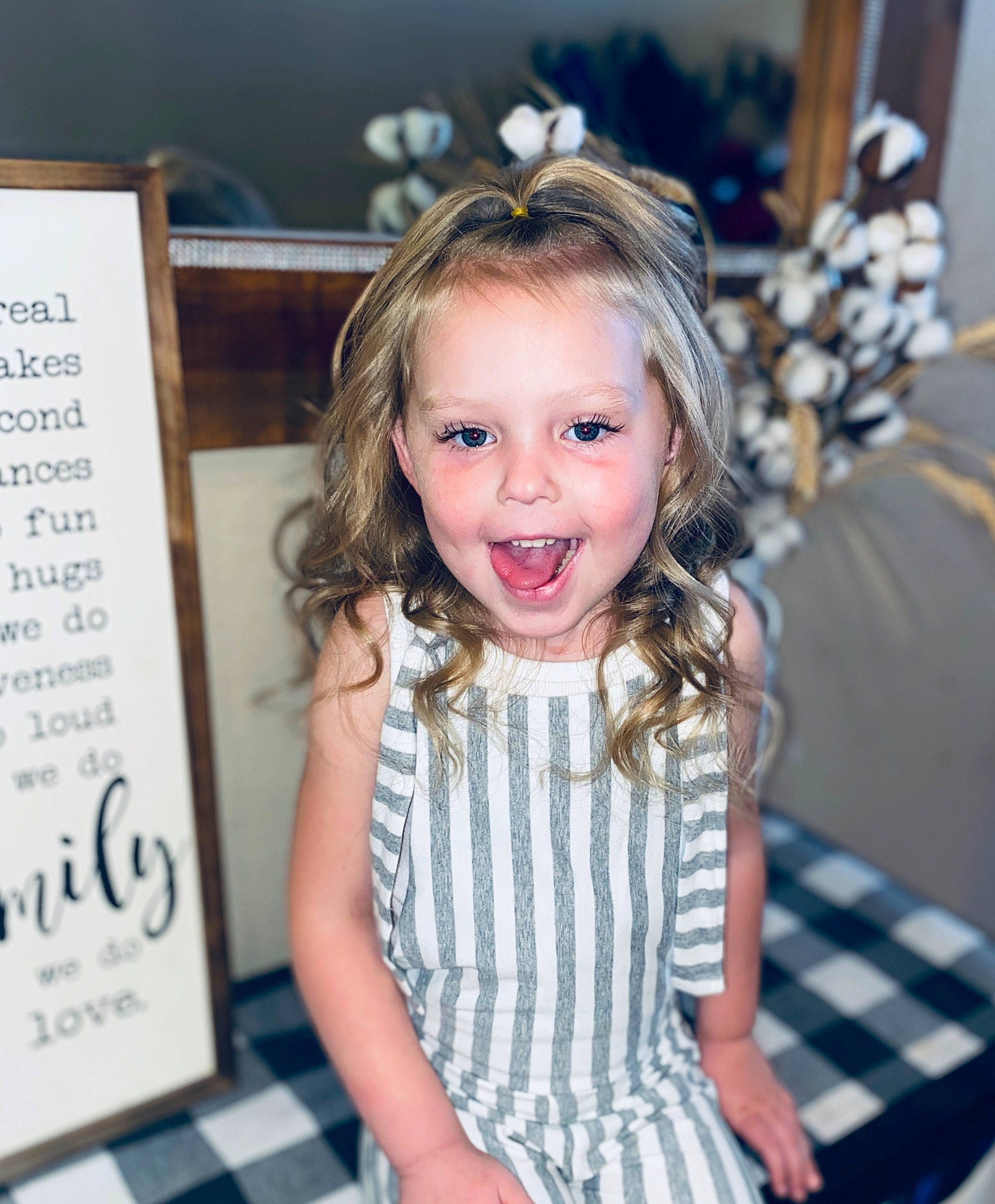 Kaselyn joined the competition — help win amazing prizes! cool, dress, eye, eyelash, face, facial_expression, fashion, fashion_design, fun, hairstyle, happy, iris, long_hair, organ, person, shoulder, skin, sleeve, smile, standing