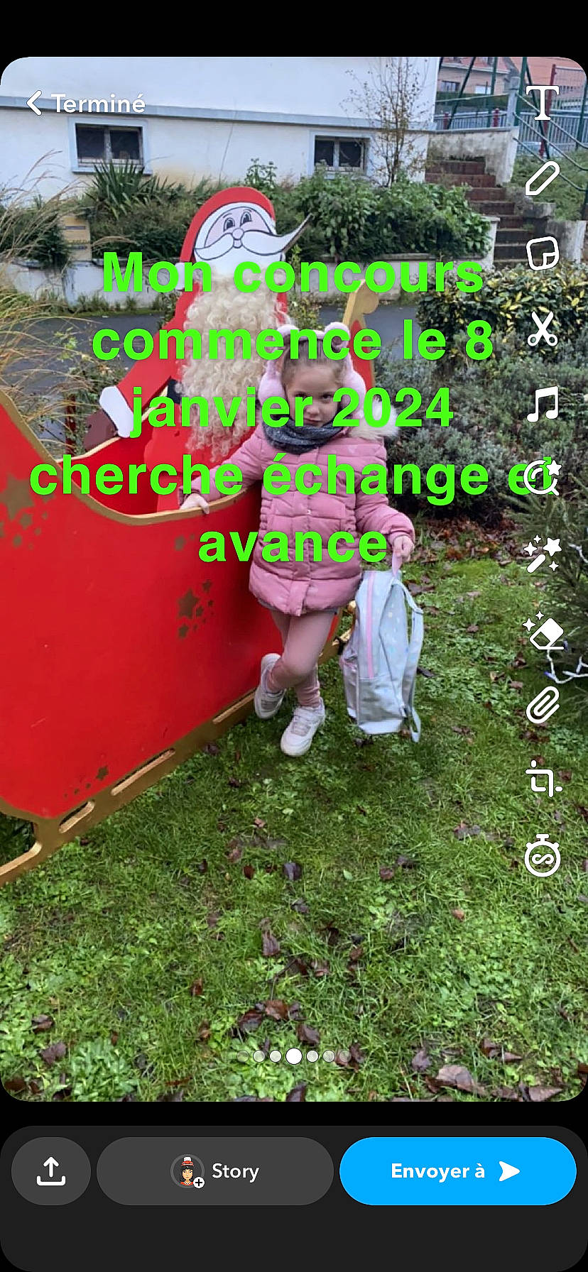 Kiana participe au concours pour gagner de l'argent avec cette photo : adaptation, boot, event, fictional_character, font, grass, grassland, green, groundcover, hat, human_leg, lawn, leisure, organism, people_in_nature, person, plant, shorts, soil, t_shirt