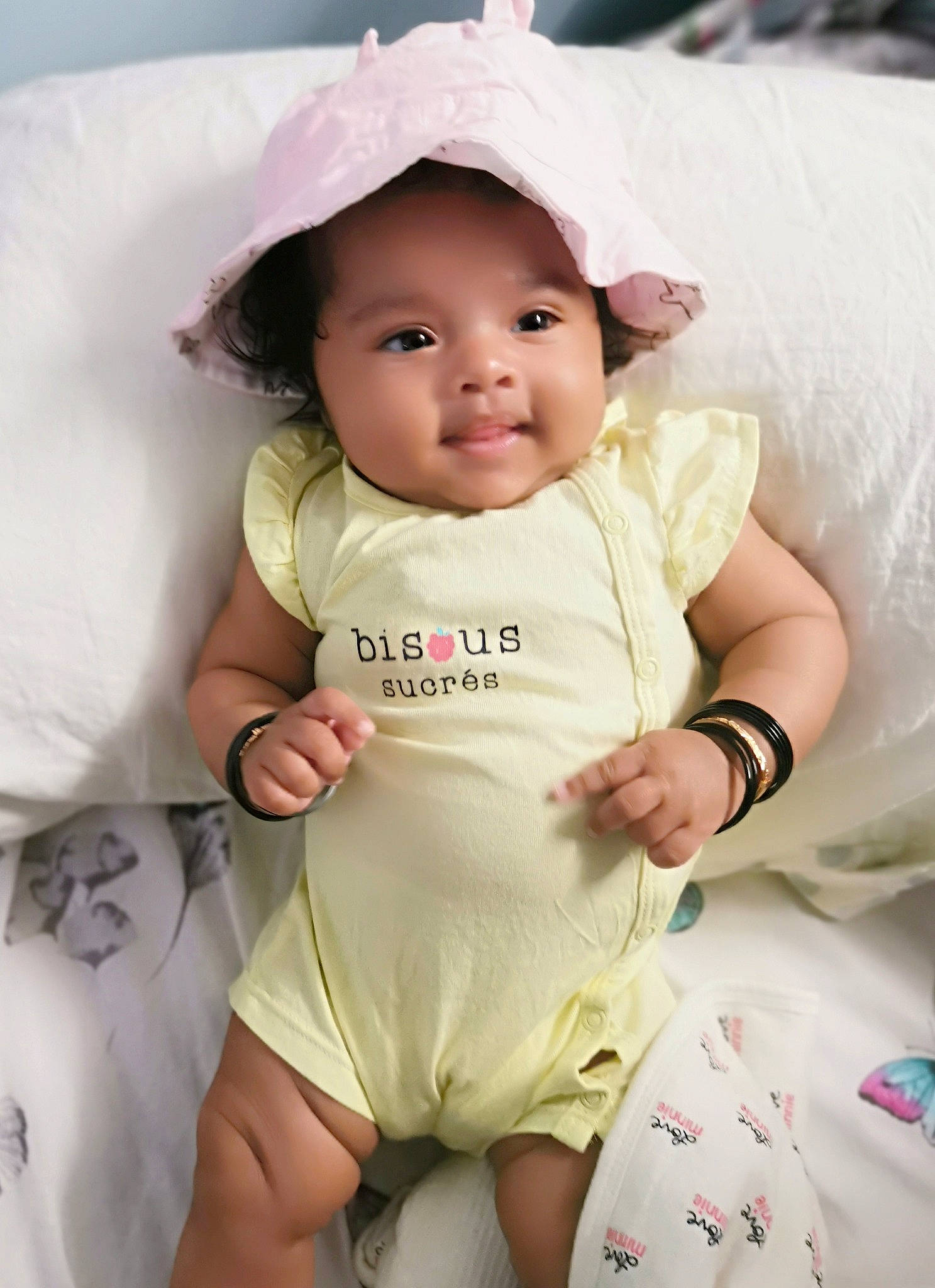 Shanaya participe au concours pour gagner de l'argent avec cette photo : baby, baby_products, baby_toddler_clothing, beauty, child, headwear, person, pink, product, skin, sleeve, smile, toddler