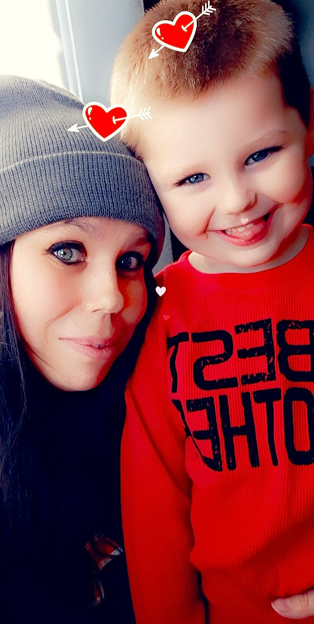 James is registered to the contest to win money with this photo: cap, eye, eyebrow, eyelash, face, facial_expression, fashion, flash_photography, hair, hairstyle, happy, joy, lip, mouth, neck, nose, outerwear, person, pink, skin