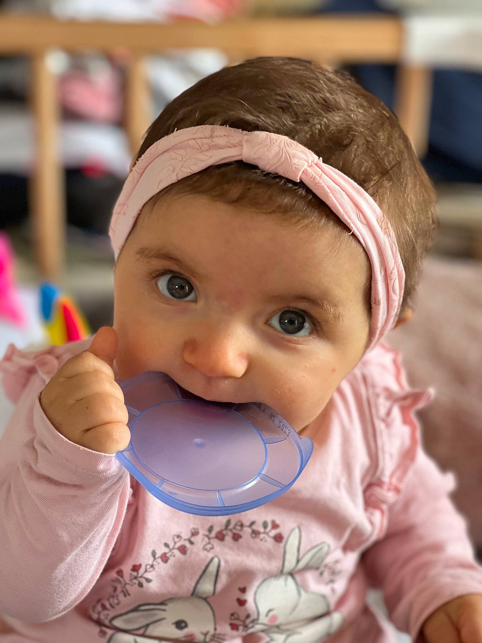 Chiara a rejoint le concours — aidez-le/la à gagner de superbes lots ! baby, baby_toddler_clothing, cheek, child, clothing, cup, dishware, drink, drinking, drinkware, eyelash, fun, happy, lip, mouth, nose, person, plastic_bottle, skin, tableware