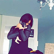 Ouchka a rejoint le concours — aidez-le/la à gagner de superbes lots ! dress, glasses, illustration, outerwear, photography, purple, room, sweater, violet