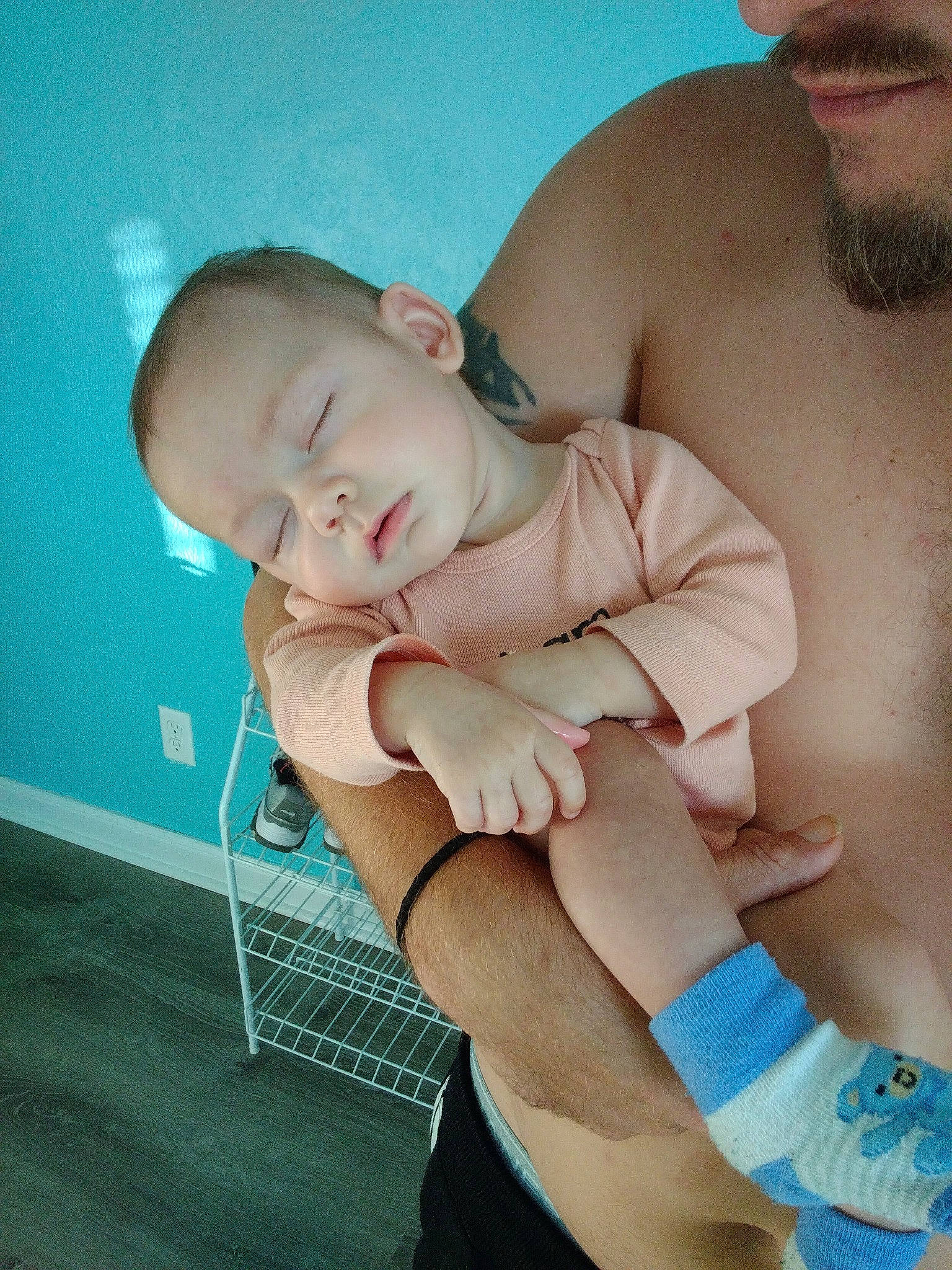 Luna is registered to the contest to win money with this photo: abdomen, baby, baby_toddler_clothing, beard, chest, child, comfort, elbow, finger, grass, hand, happy, human_body, joint, person, shoulder, skin, stomach, thigh, toddler