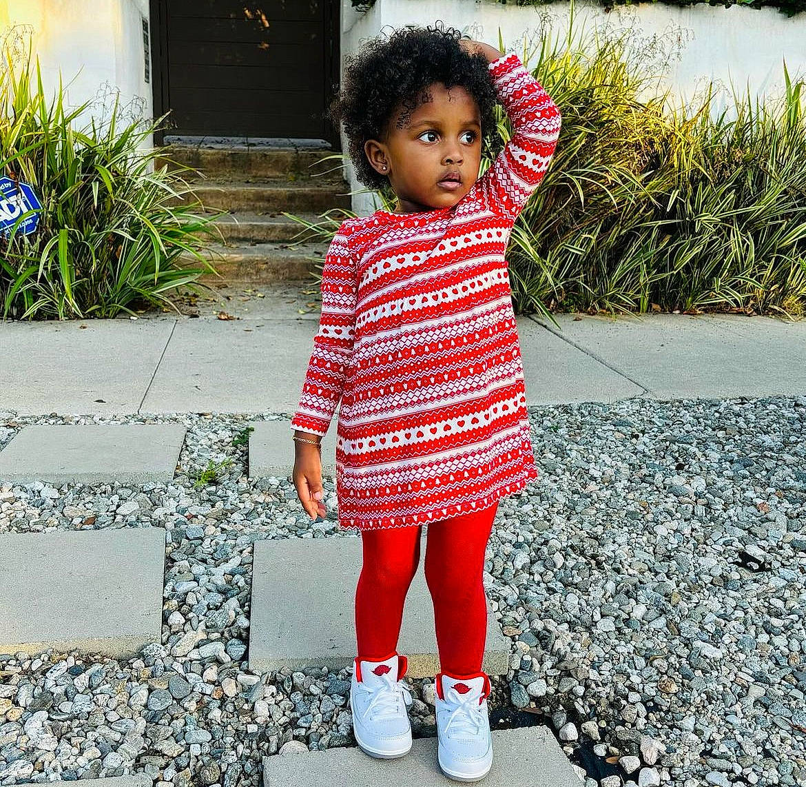 Jalaya is registered to the contest to win money with this photo: asphalt, baby_toddler_clothing, beauty, black, carmine, child, fashion_accessory, grass, happy, human_leg, magenta, pattern, person, plant, road, road_surface, sidewalk, sleeve, tints_and_shades, toddler